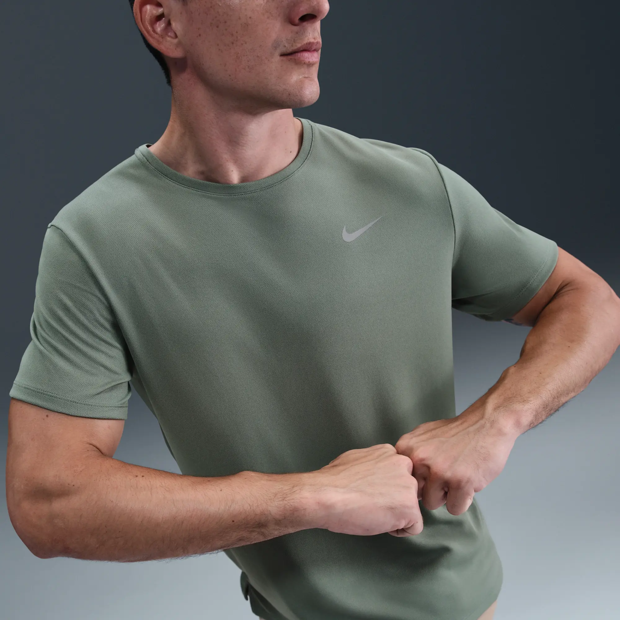 Nike Miler Men's Dri-FIT UV Short-Sleeve Running Top - Grey - Recycled Polyester
