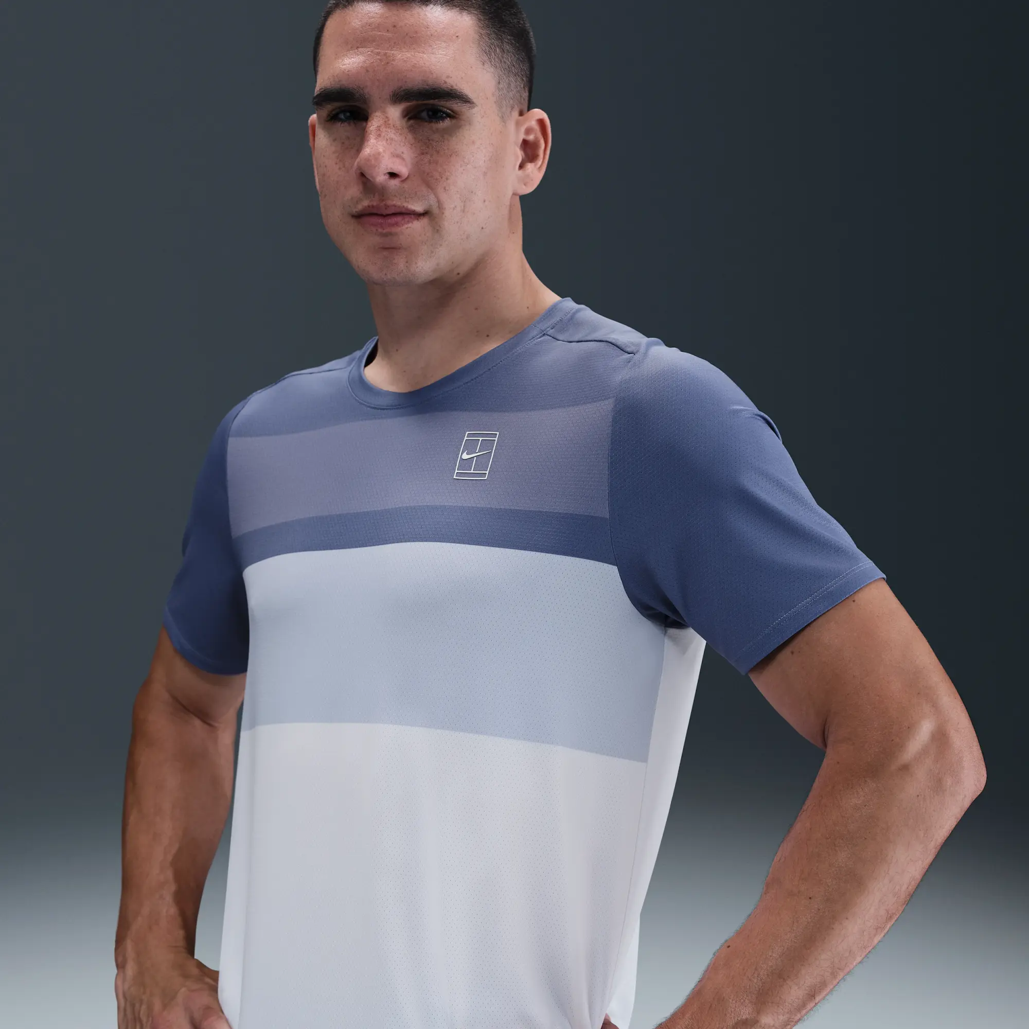 NikeCourt Advantage Men's Tennis Top - Blue - Sustainable Materials