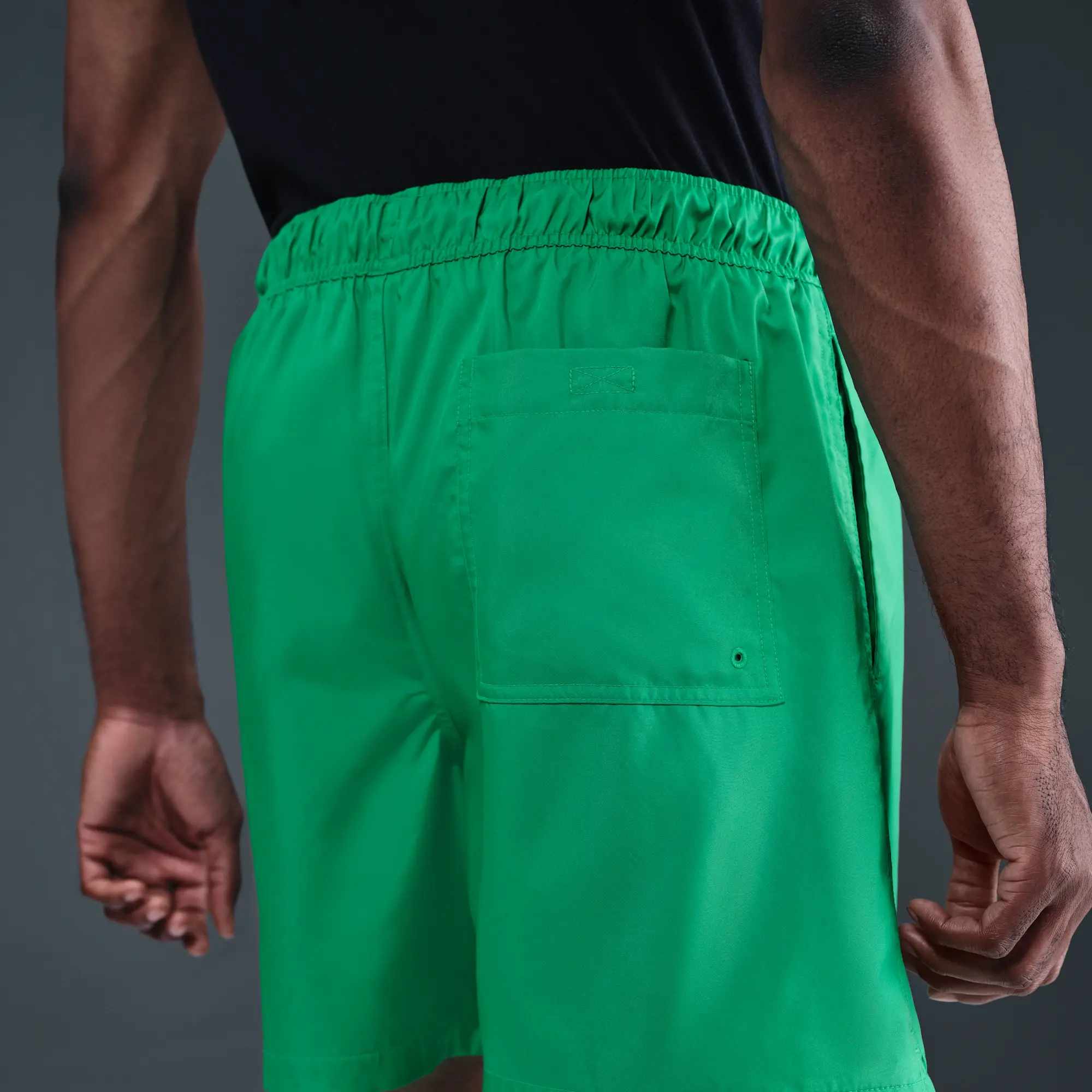 Nike Club Men's Woven Flow Shorts - Green