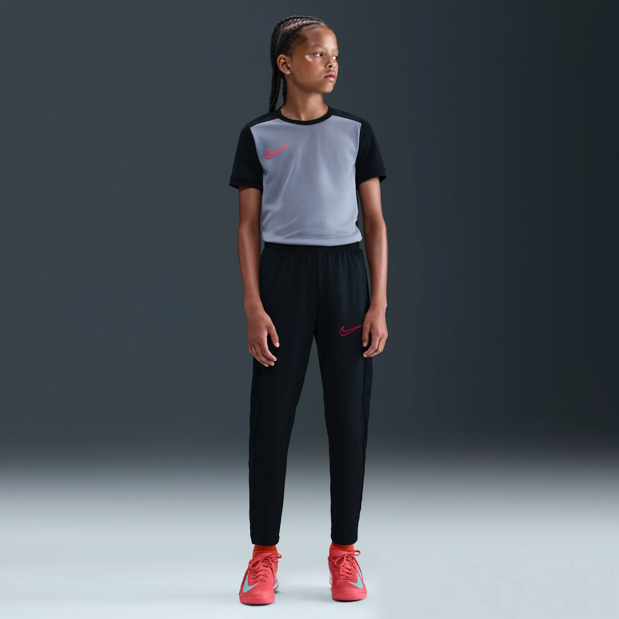 Nike Academy Older Kids' Dri-FIT Football Pants - Black - Sustainable Materials
