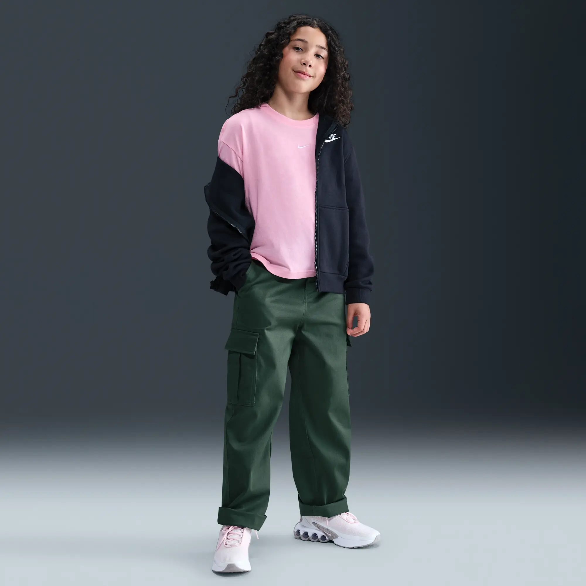 Nike Sportswear Essential Older Kids' (Girls') T-Shirt - Pink