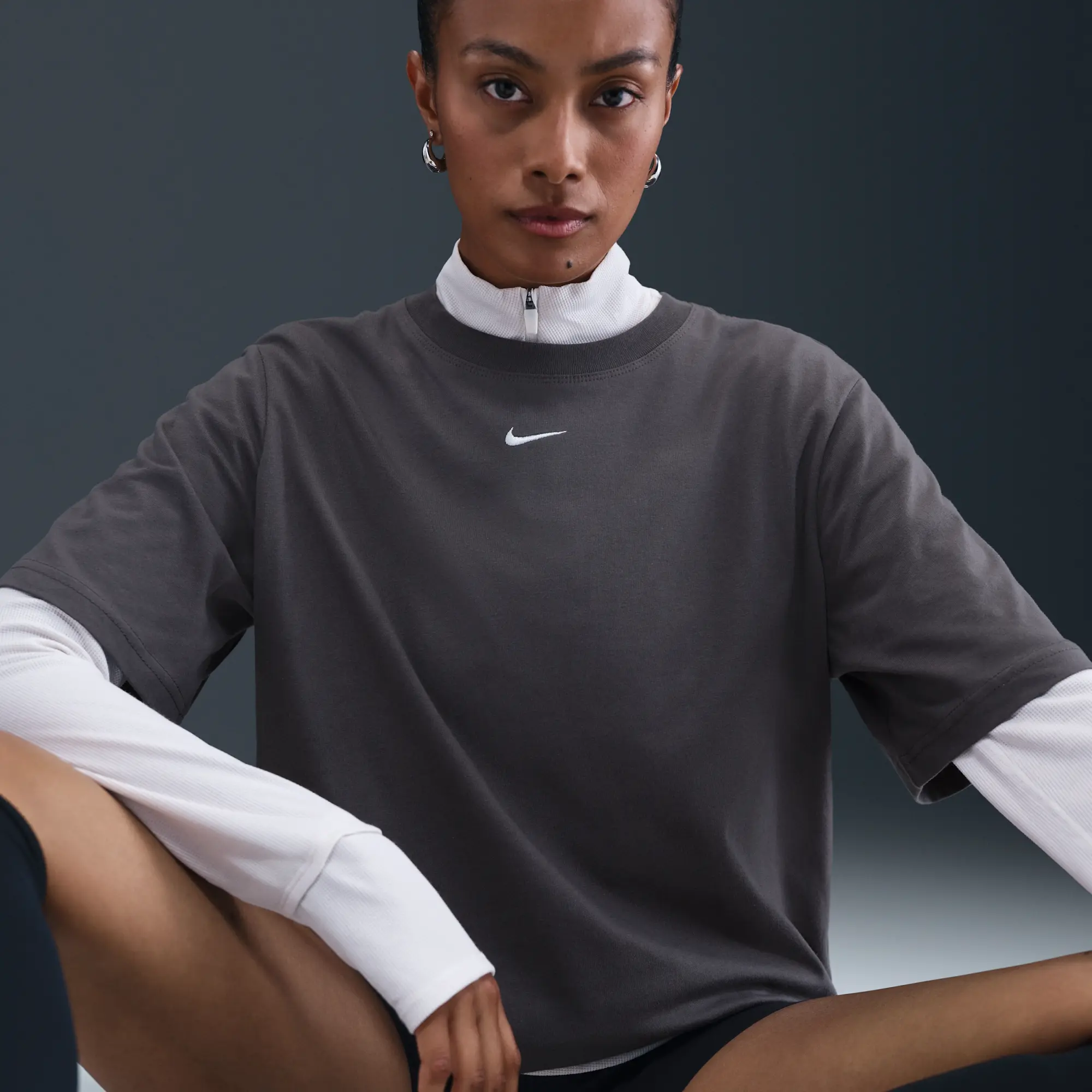 Nike Sportswear Essential Women's T-Shirt - Grey - Organic Cotton Minimum