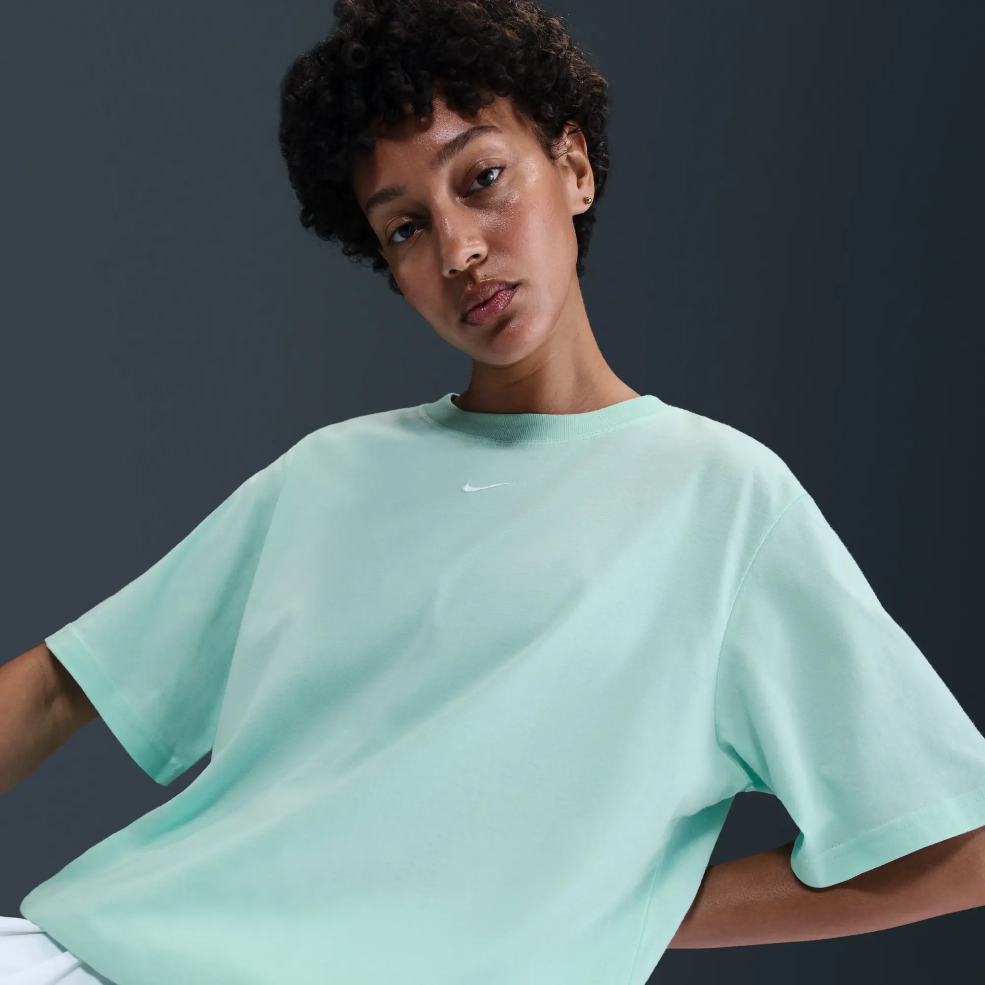 Nike Sportswear Essential Women's T-Shirt - Green - Organic Cotton Minimum