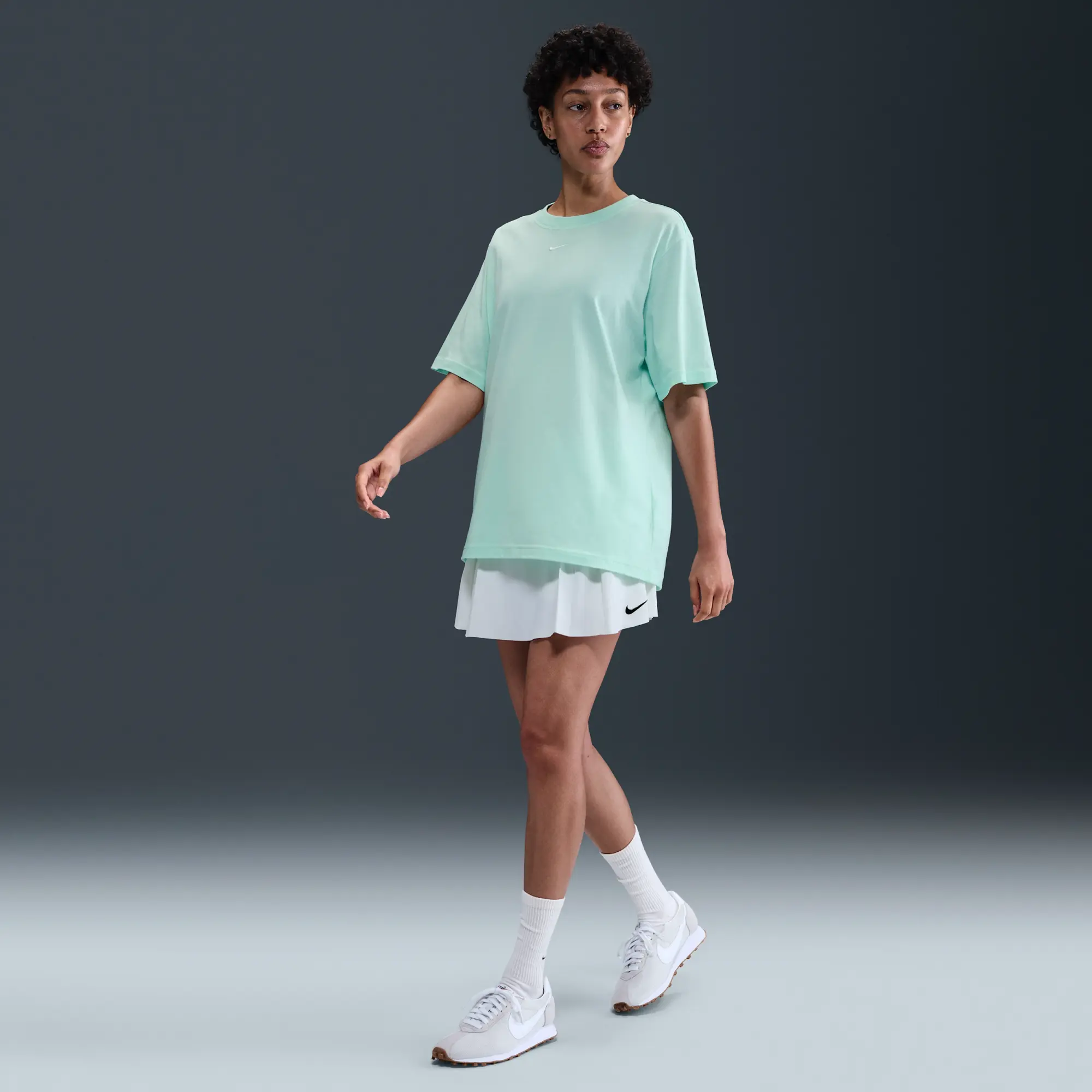 Nike Sportswear Essential Women's T-Shirt - Green - Organic Cotton Minimum
