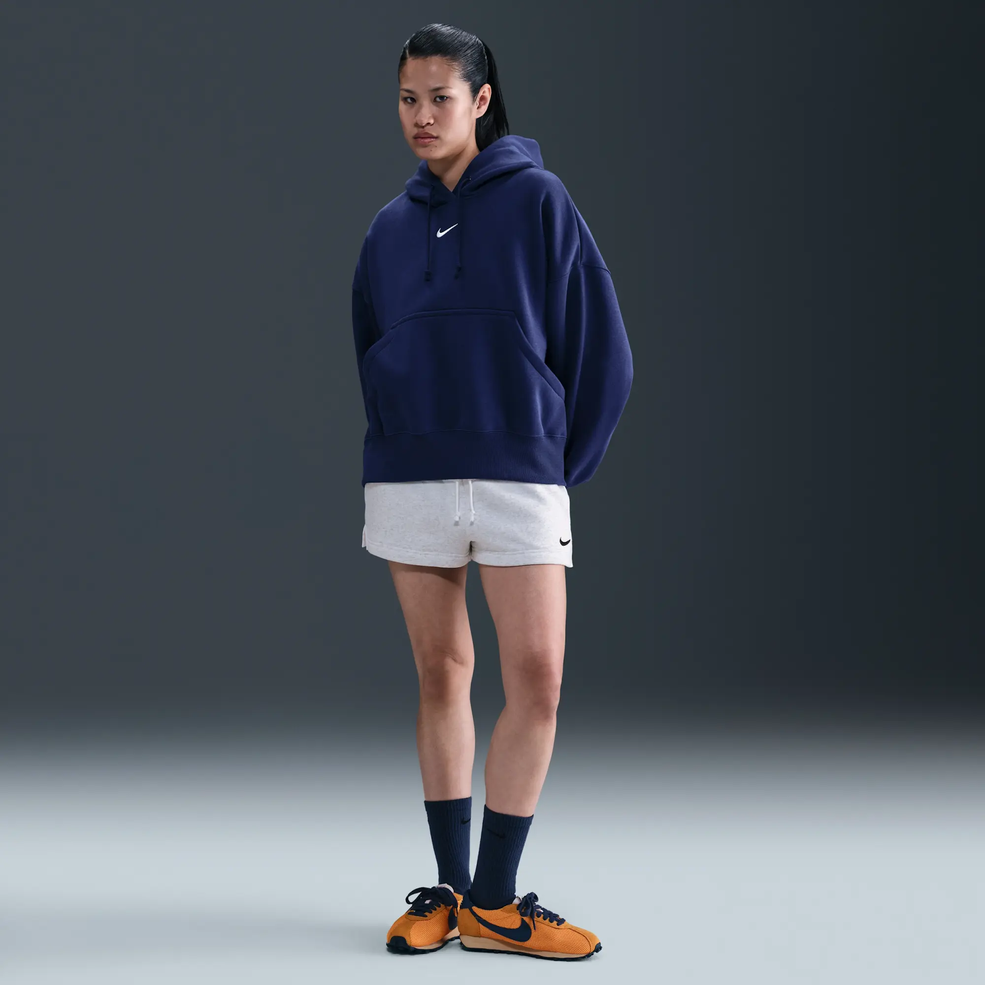 Nike Sportswear Phoenix Fleece Women's Mid-Rise 5cm (approx.) Shorts - Brown - Fleece > Phoenix Fleece
