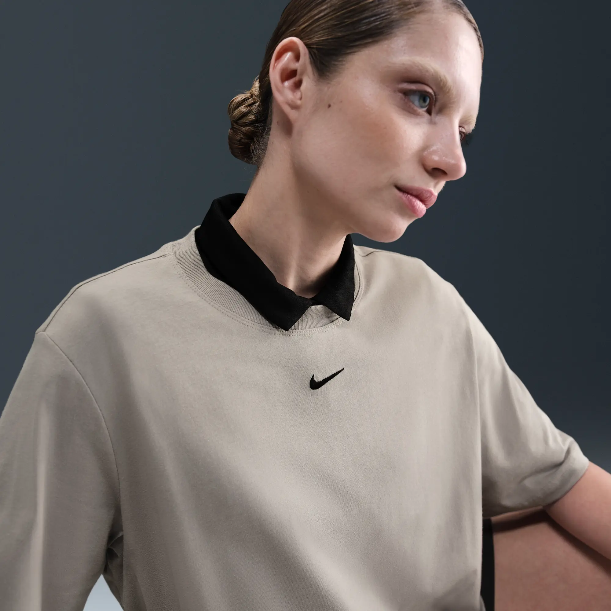 Nike Sportswear Essential Women's T-Shirt - Grey - Organic Cotton Minimum