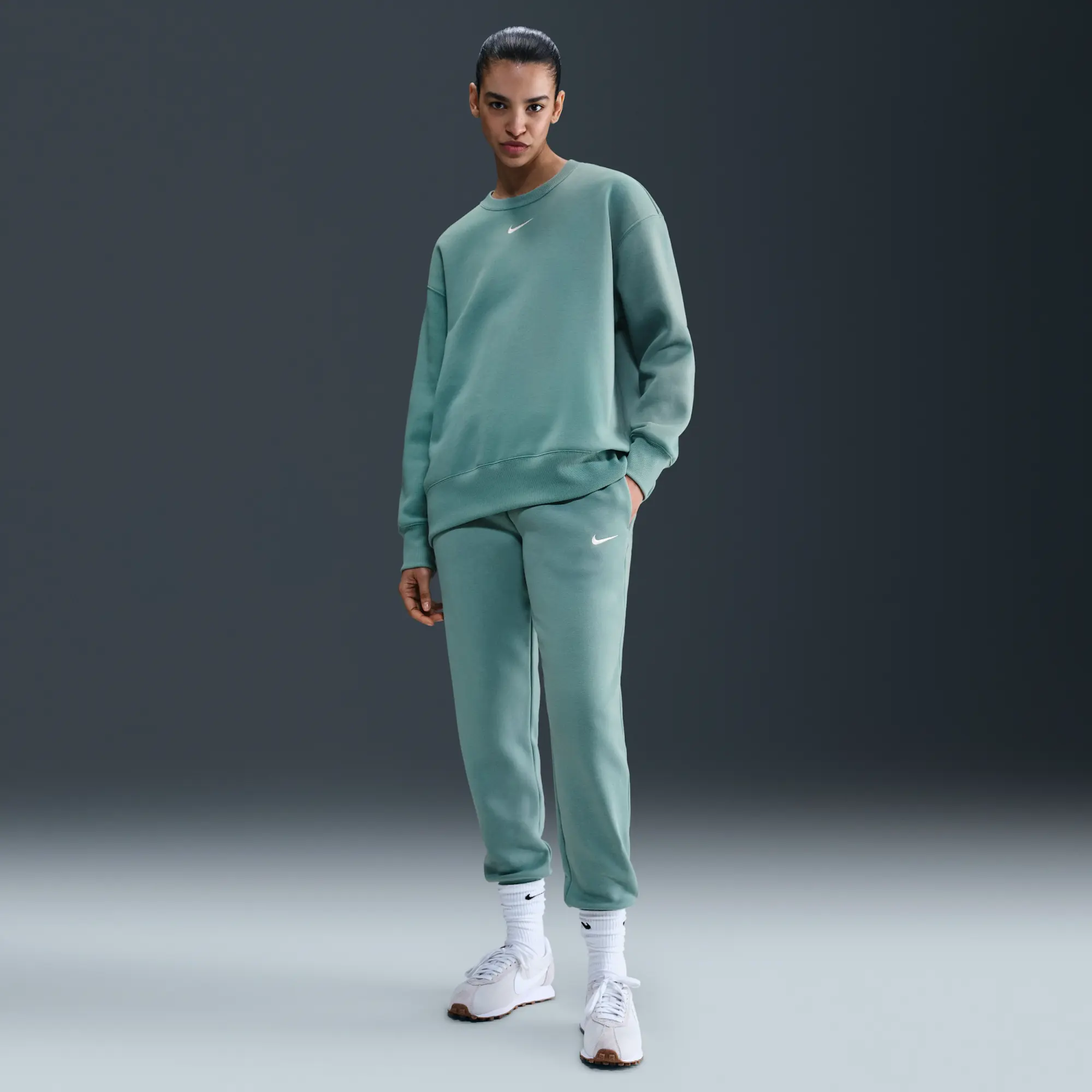Nike Sportswear Phoenix Fleece Women's Mid-Rise Tracksuit Bottoms - Green - Fleece > Phoenix Fleece