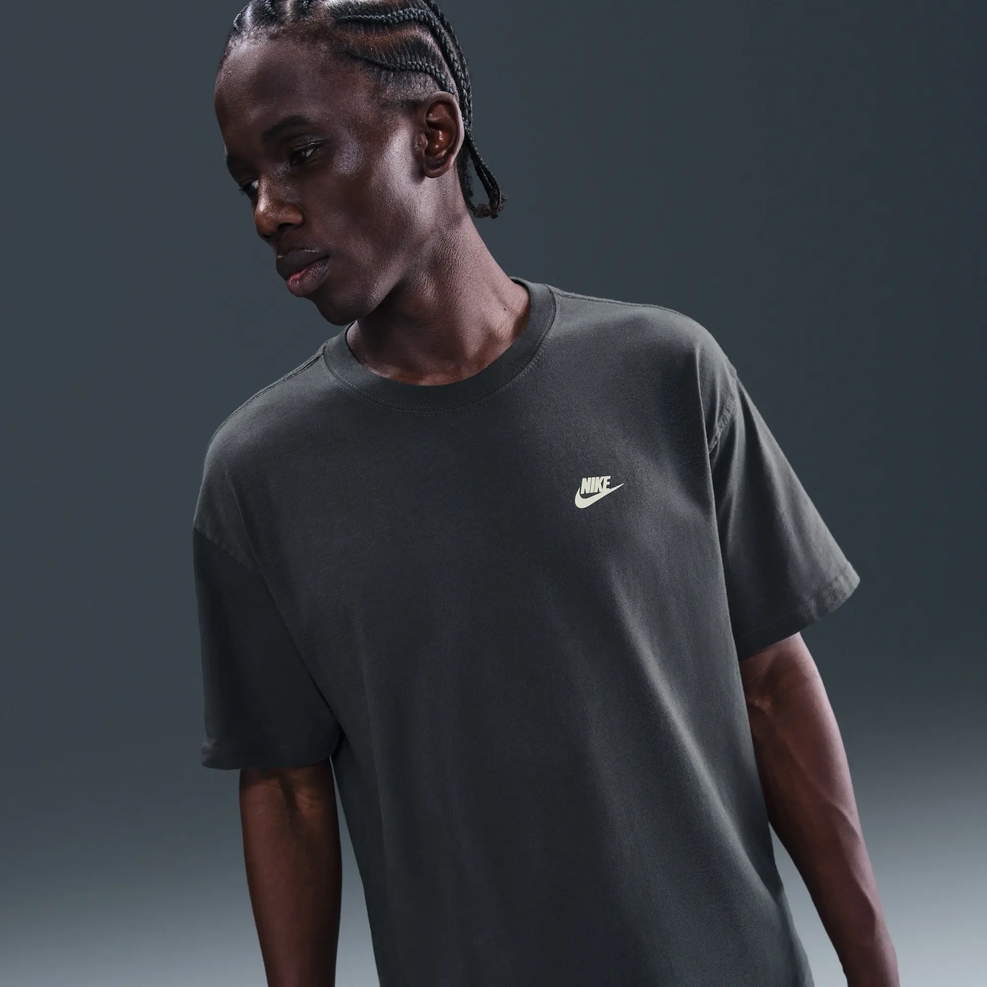 Nike Men's Max90 Basketball T-Shirt - Grey