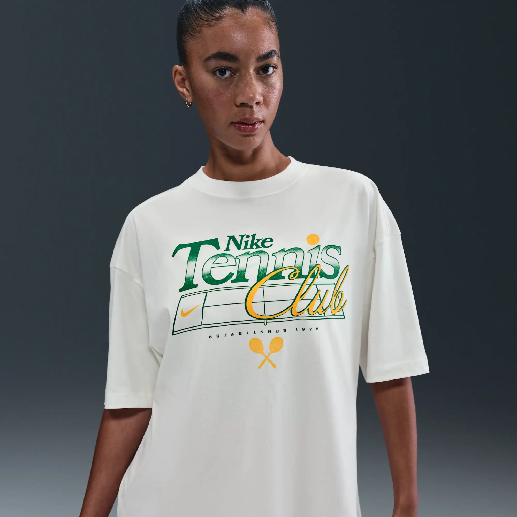Nike Sportswear Women's Oversized Graphic T-Shirt - White