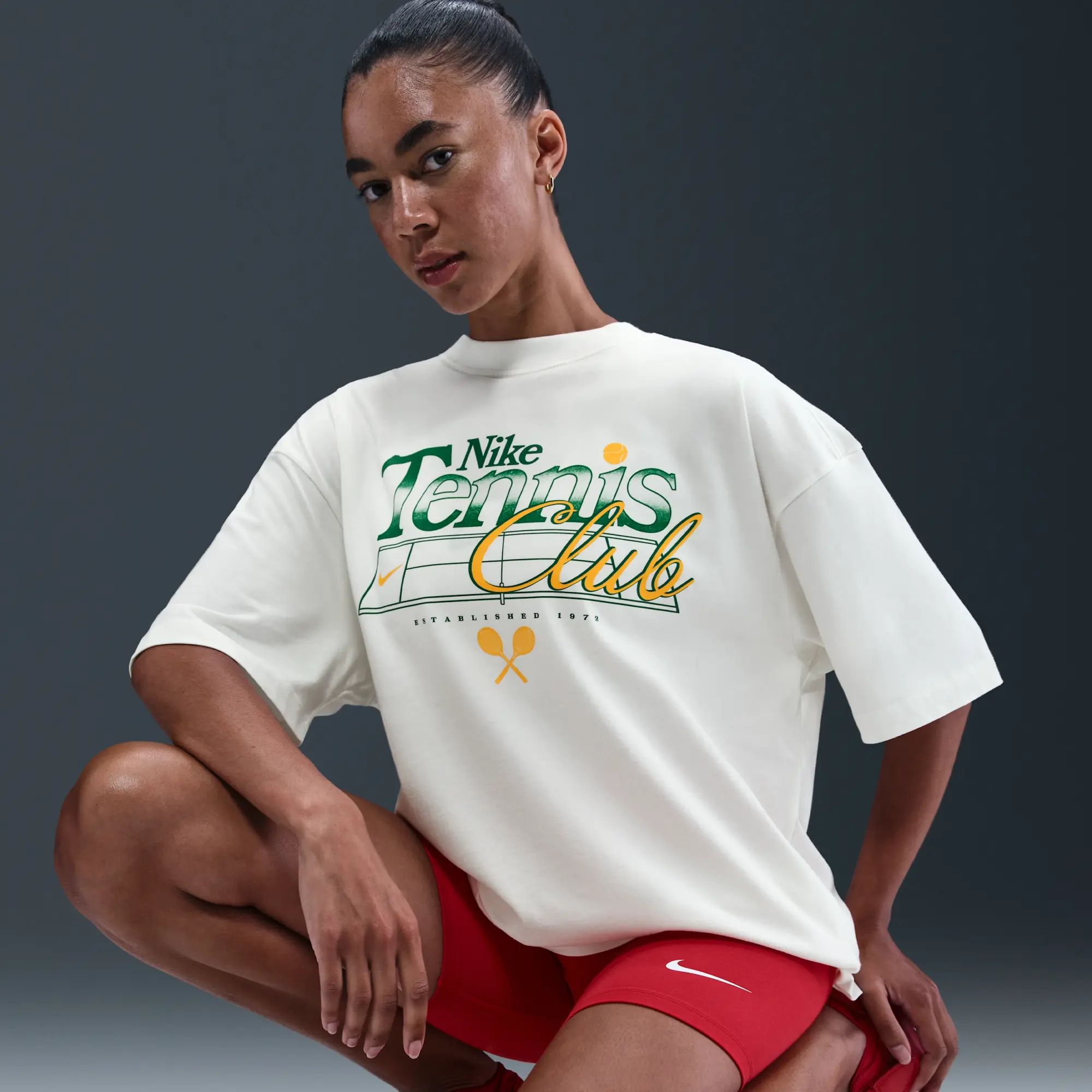 Nike Sportswear Women's Oversized Graphic T-Shirt - White