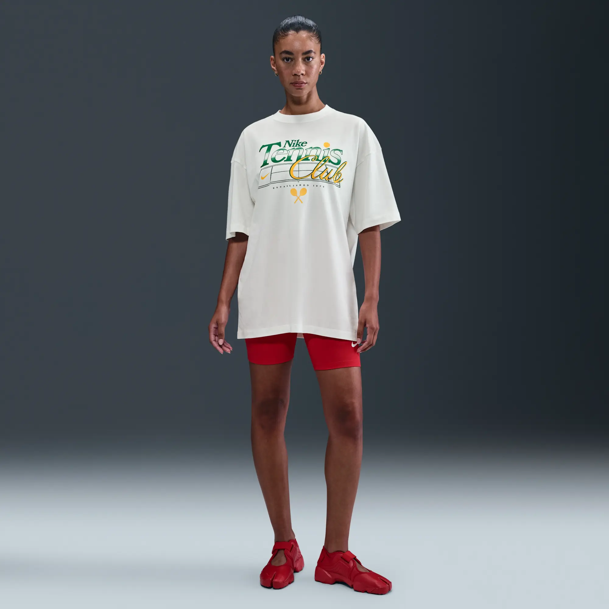 Nike Sportswear Women's Oversized Graphic T-Shirt - White
