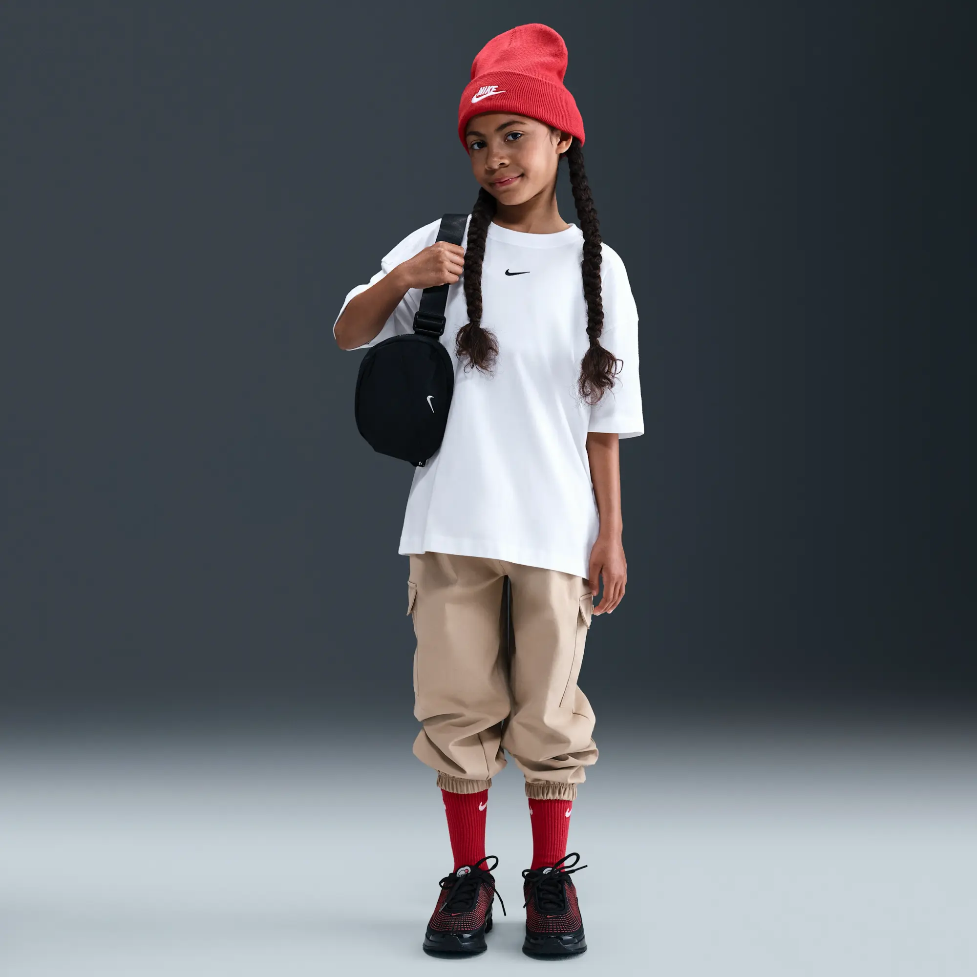 Nike Sportswear Older Kids' (Girls') Oversized T-Shirt - White