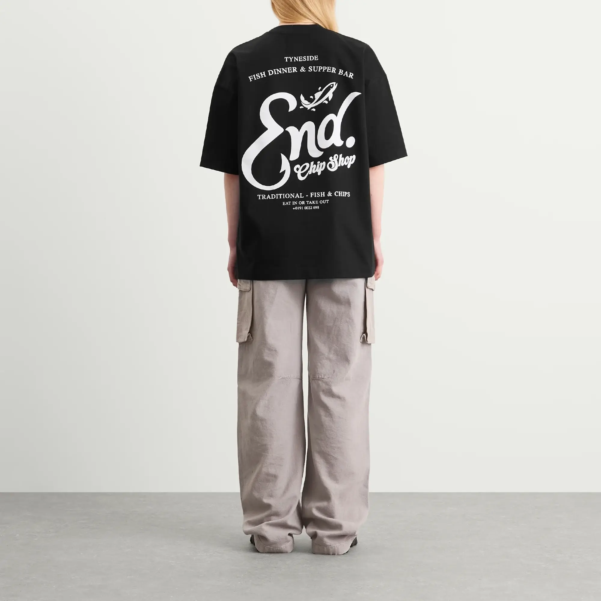 END. Coastal Fish Bar By The Sea T-Shirt Black