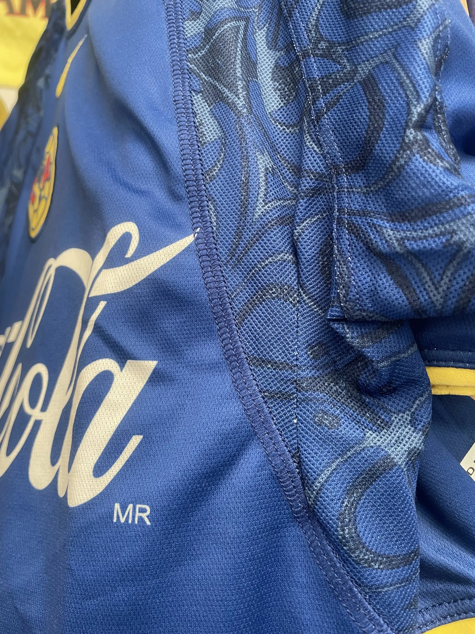 2005/06 BARCELONA RONALDINHO #10 AWAY SHIRT (M) NIKE | Cult Kits