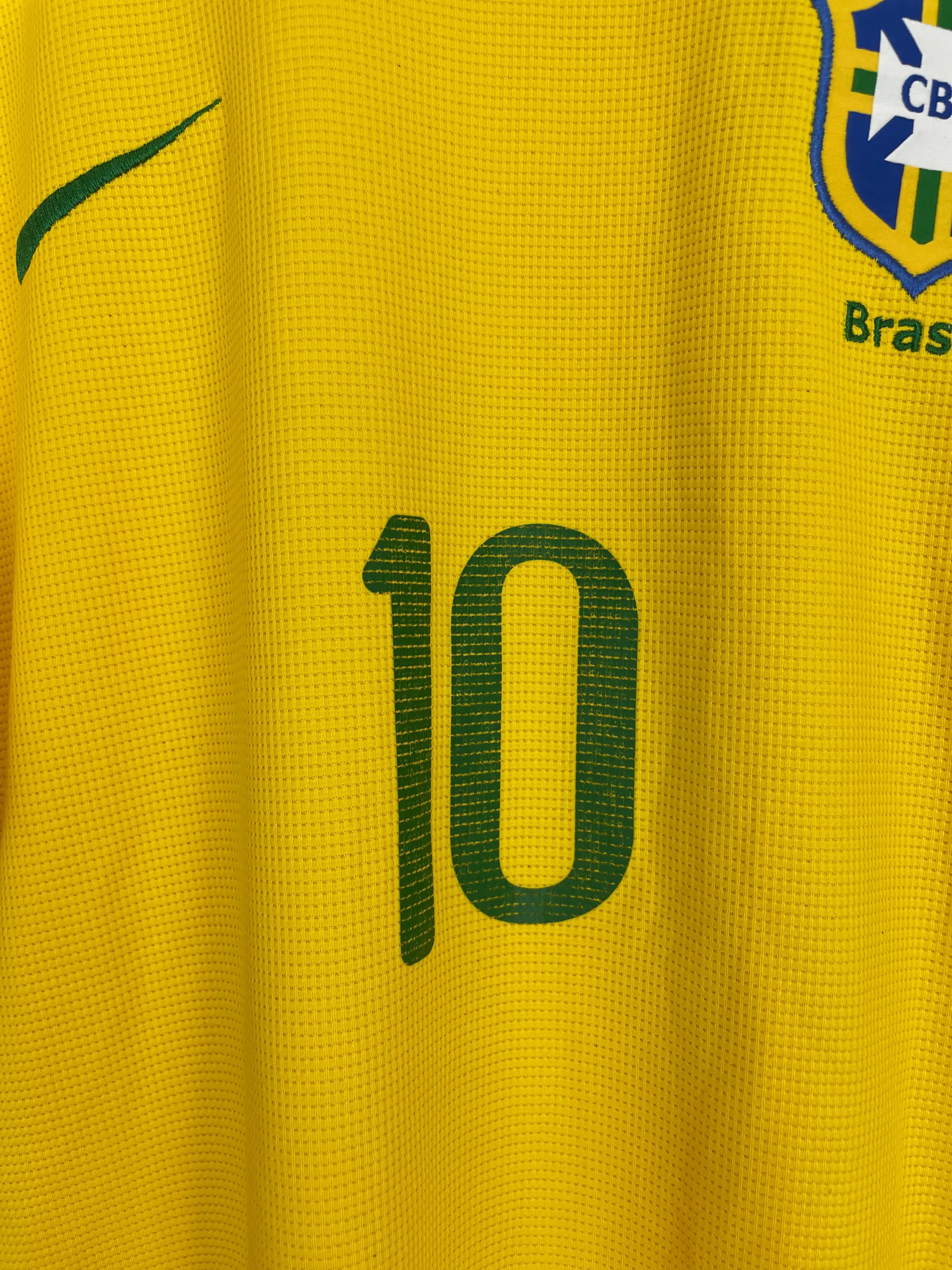 2005/06 BARCELONA RONALDINHO #10 AWAY SHIRT (M) NIKE | Cult Kits