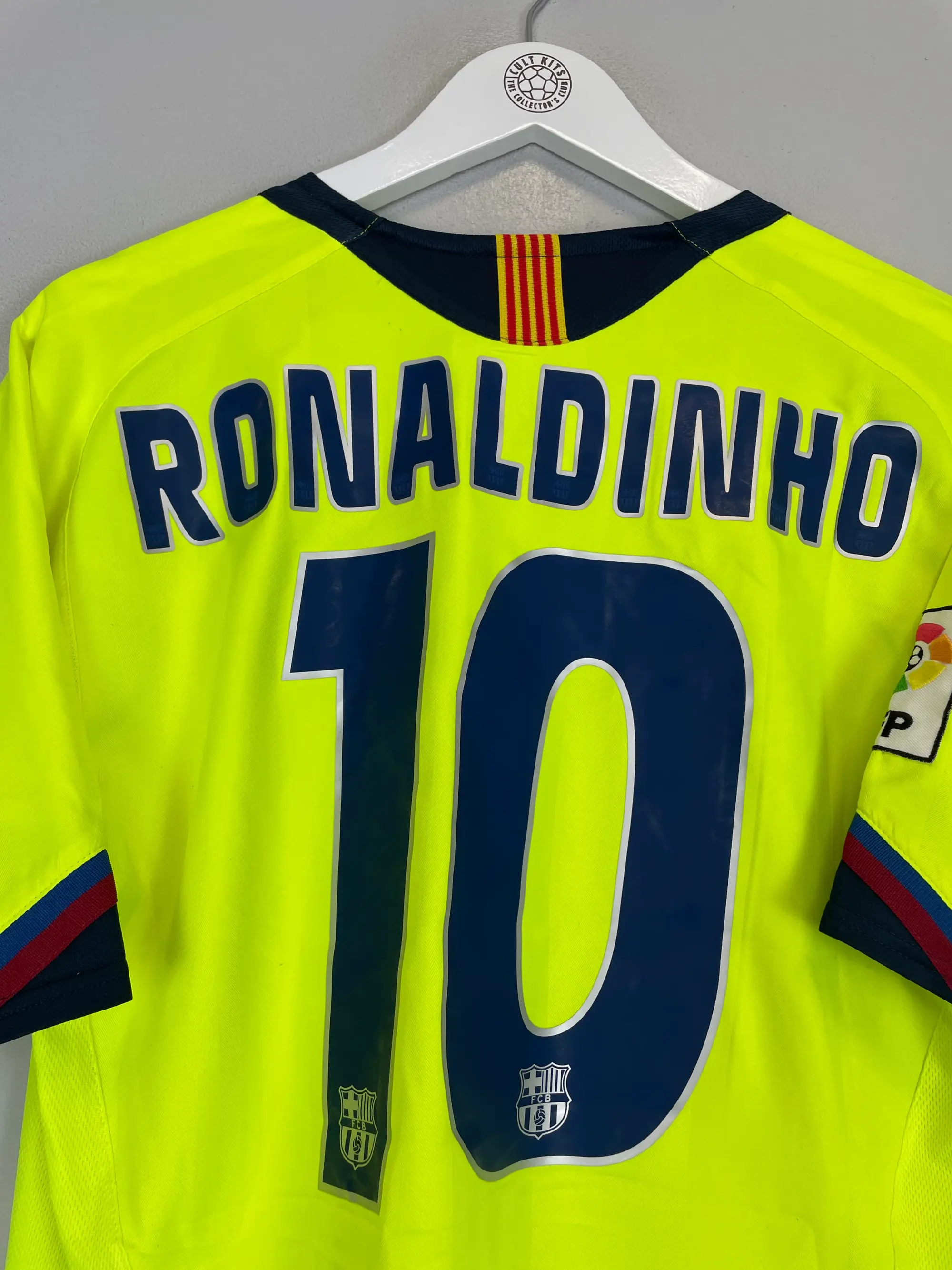 2005/06 BARCELONA RONALDINHO #10 AWAY SHIRT (M) NIKE | Cult Kits