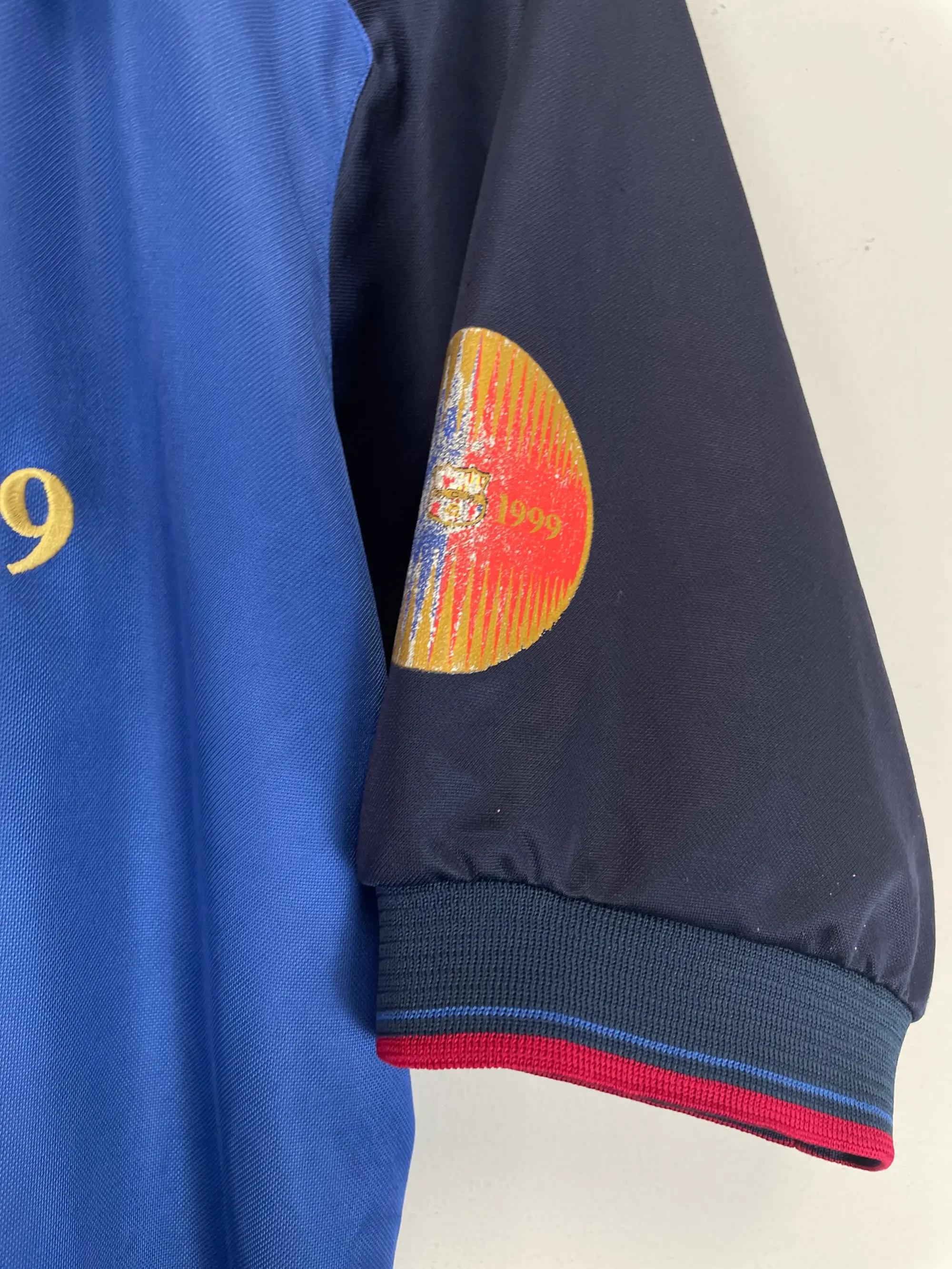 2005/06 BARCELONA RONALDINHO #10 AWAY SHIRT (M) NIKE | Cult Kits