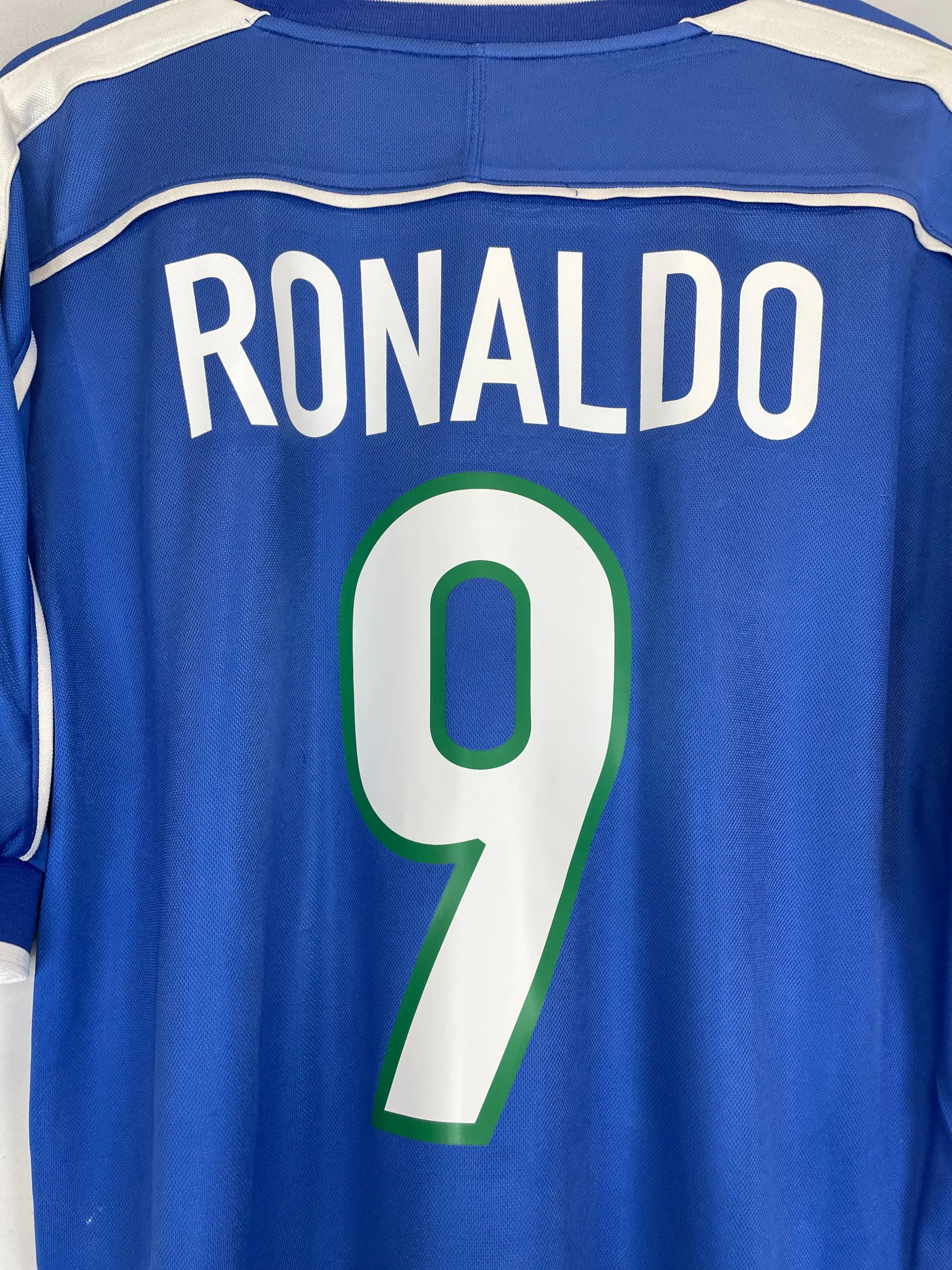 2005/06 BARCELONA RONALDINHO #10 AWAY SHIRT (M) NIKE | Cult Kits