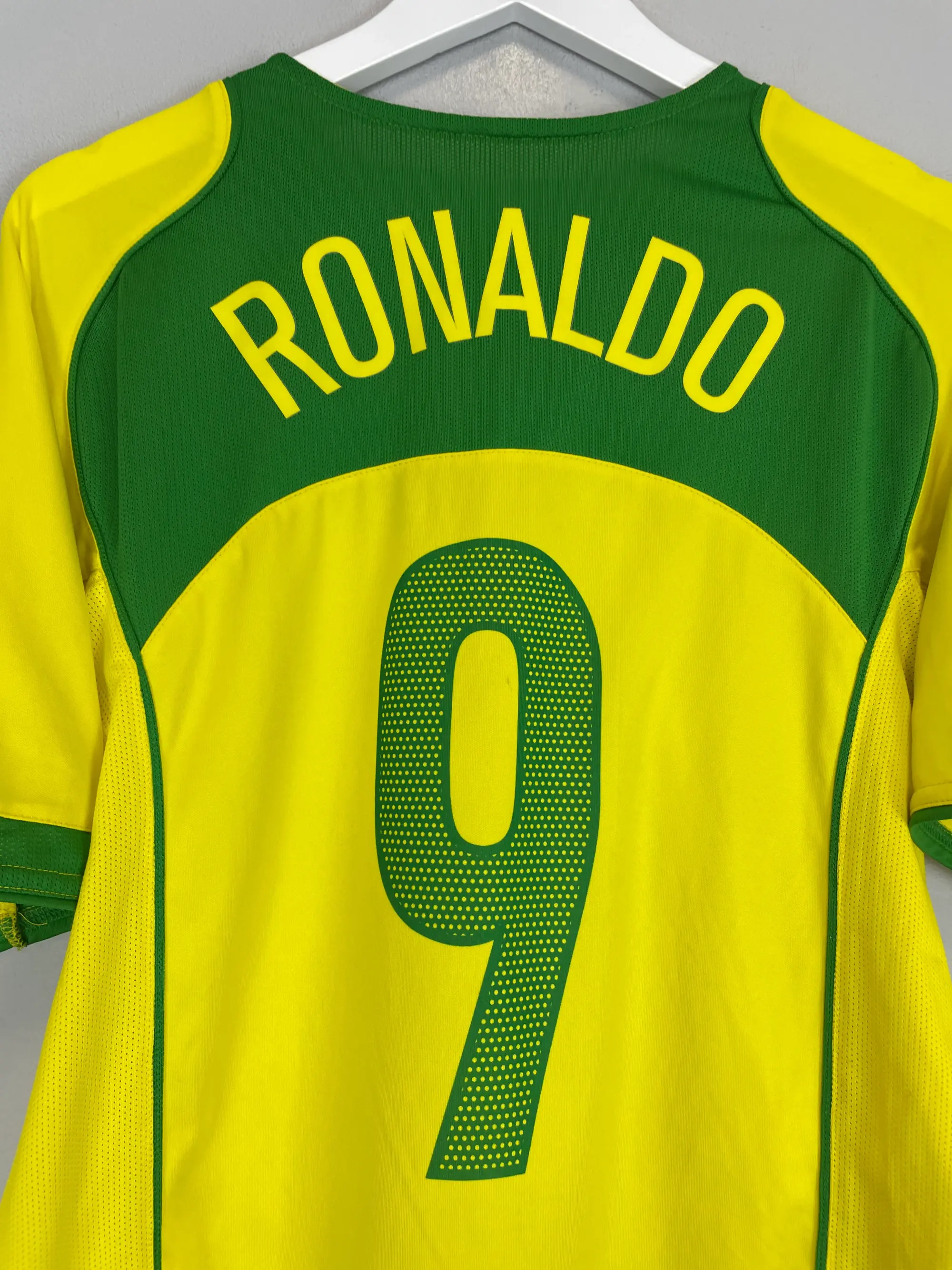 2005/06 BARCELONA RONALDINHO #10 AWAY SHIRT (M) NIKE | Cult Kits