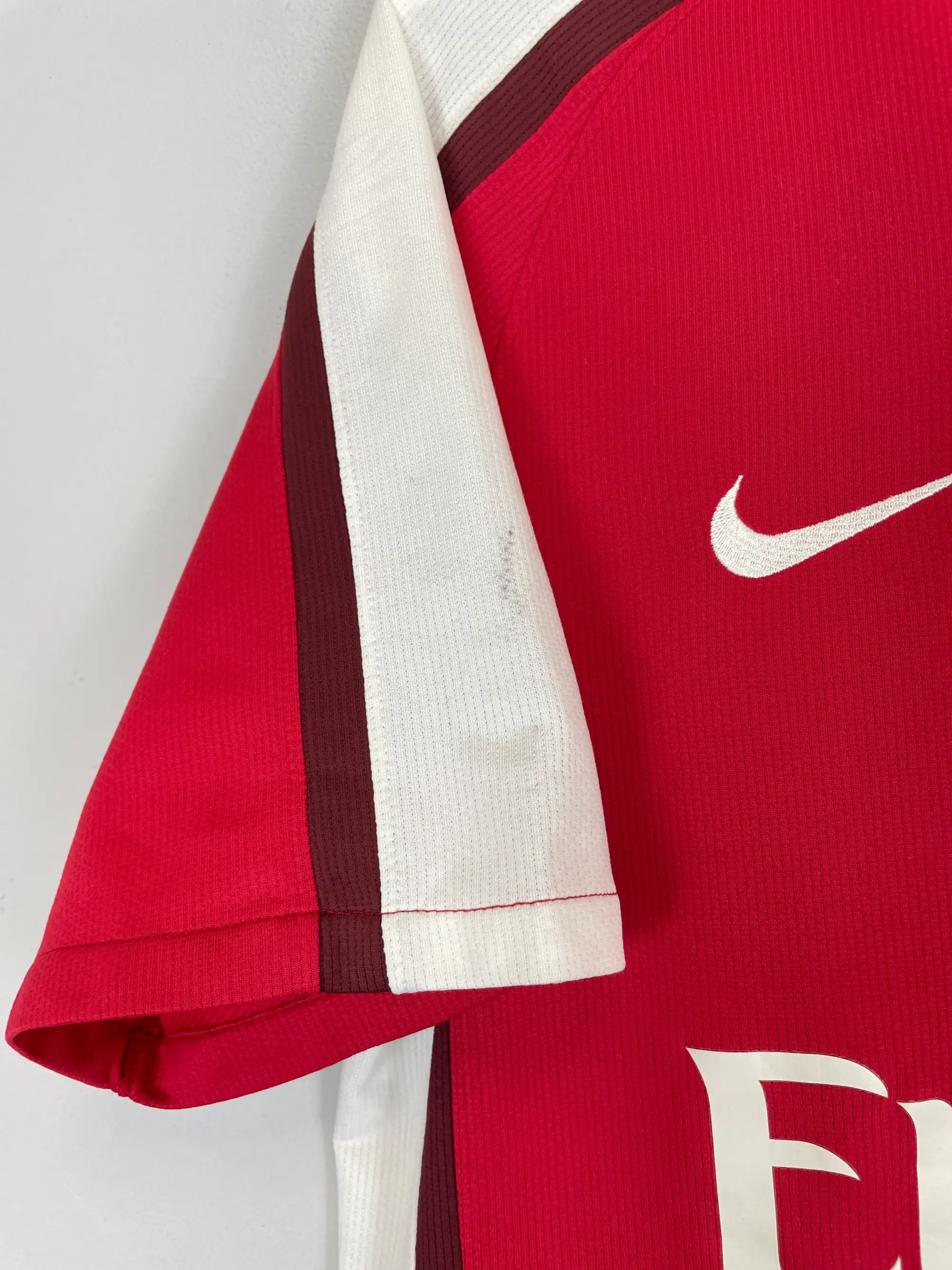 2005/06 BARCELONA RONALDINHO #10 AWAY SHIRT (M) NIKE | Cult Kits