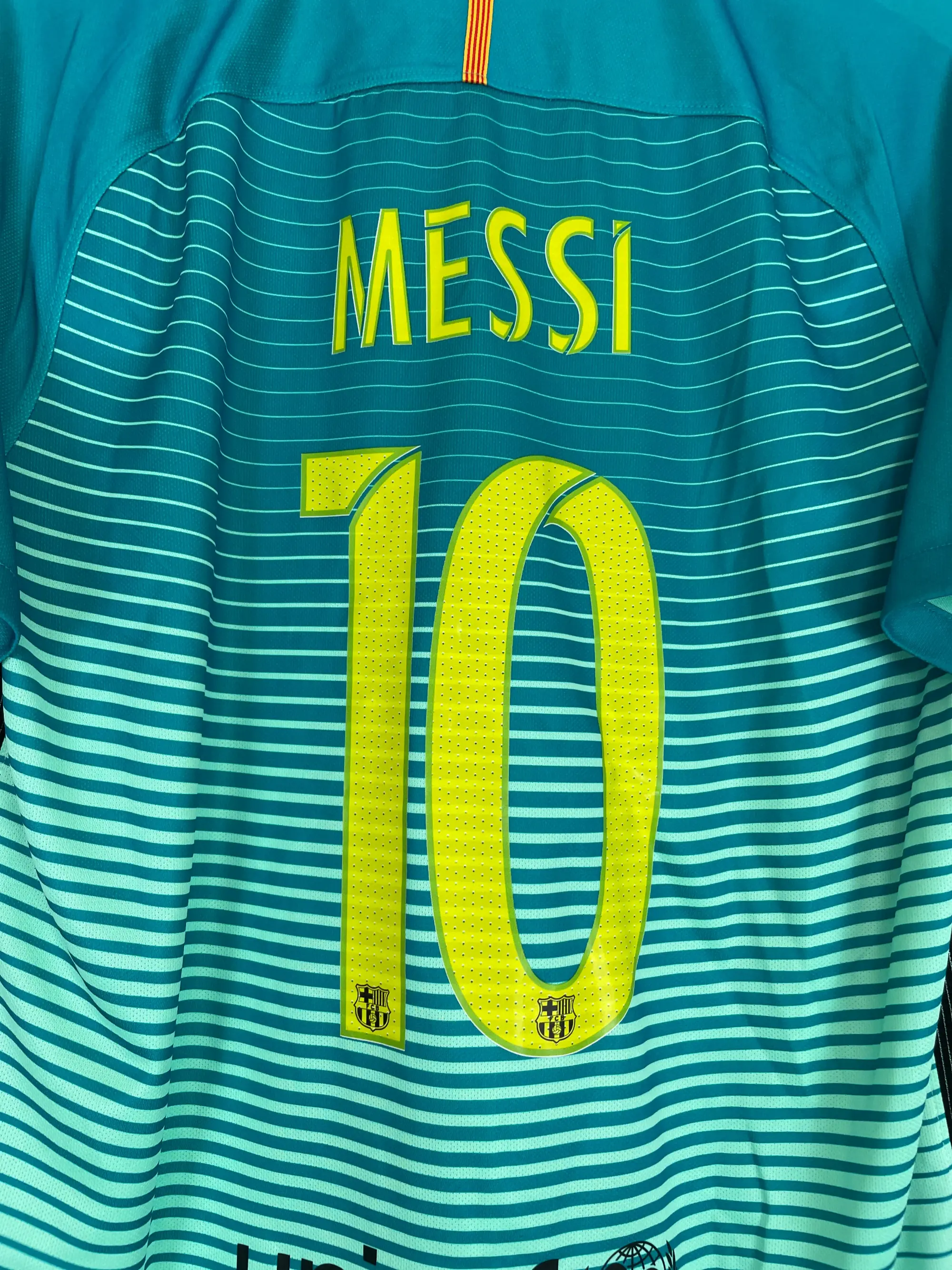 2005/06 BARCELONA RONALDINHO #10 AWAY SHIRT (M) NIKE | Cult Kits