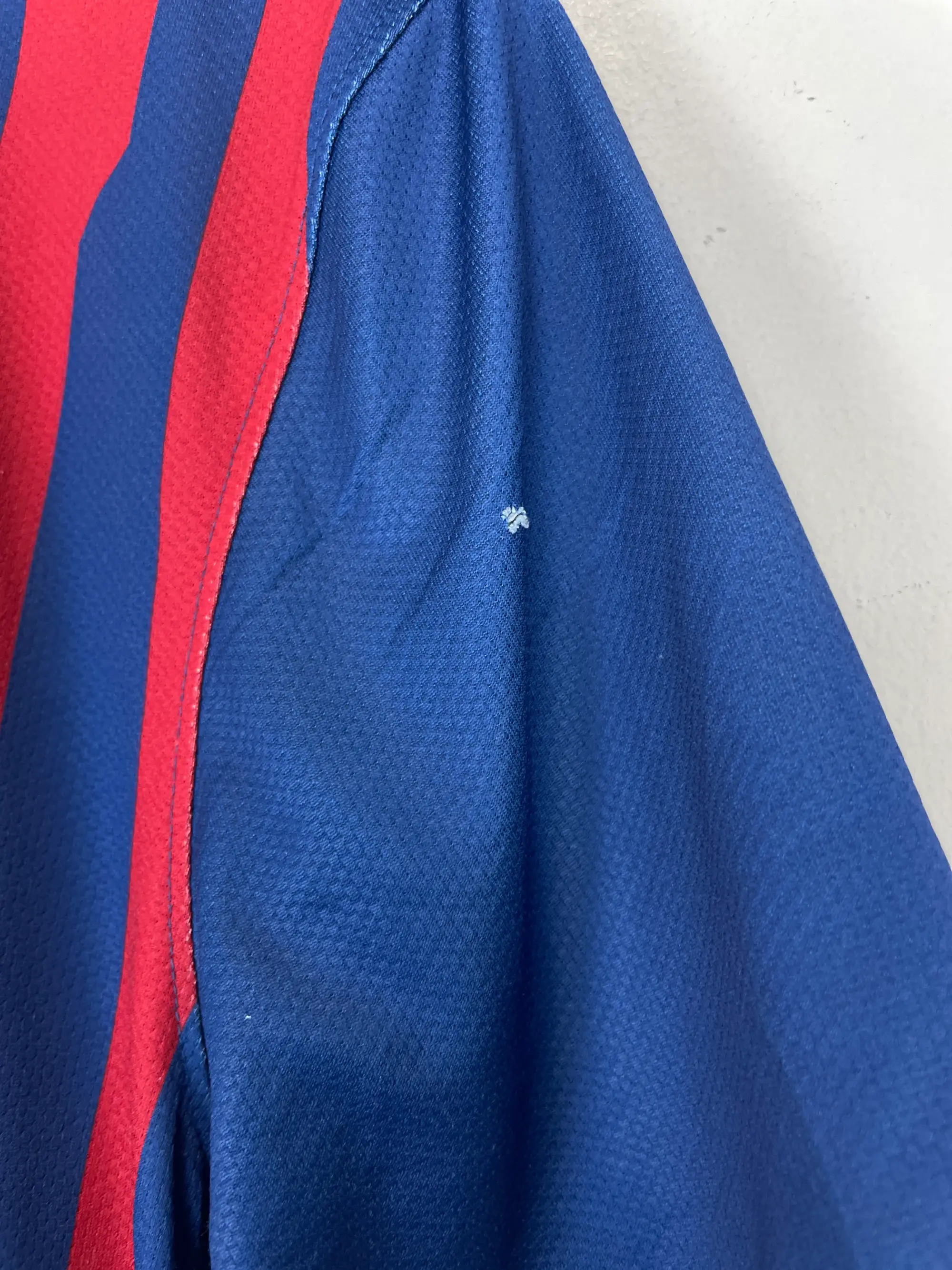 2005/06 BARCELONA RONALDINHO #10 AWAY SHIRT (M) NIKE | Cult Kits
