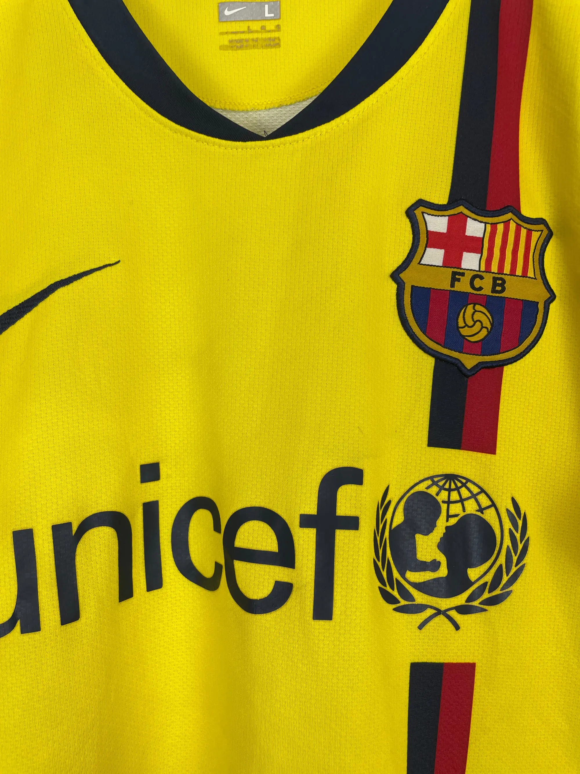 2005/06 BARCELONA RONALDINHO #10 AWAY SHIRT (M) NIKE | Cult Kits