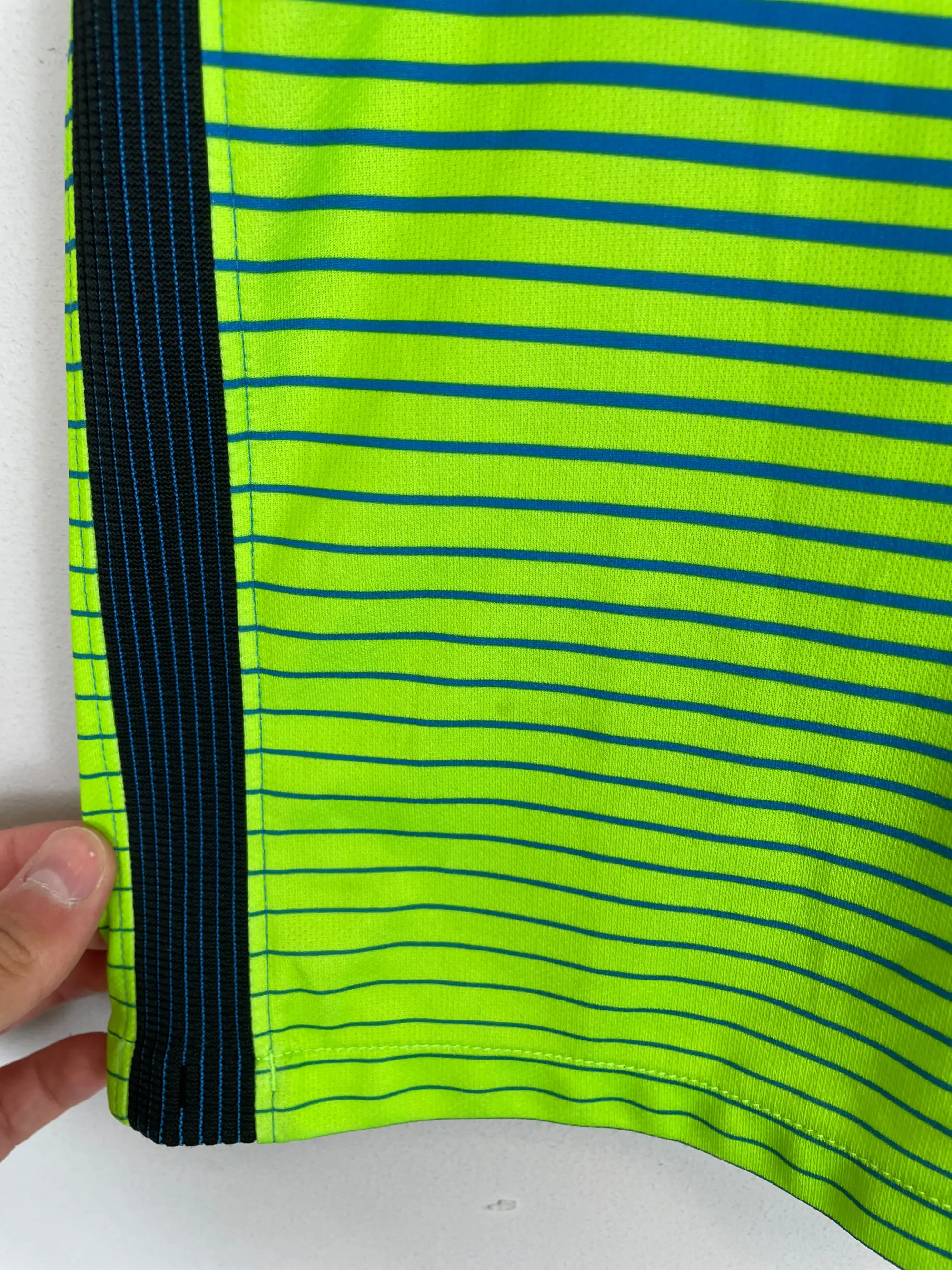 2005/06 BARCELONA RONALDINHO #10 AWAY SHIRT (M) NIKE | Cult Kits
