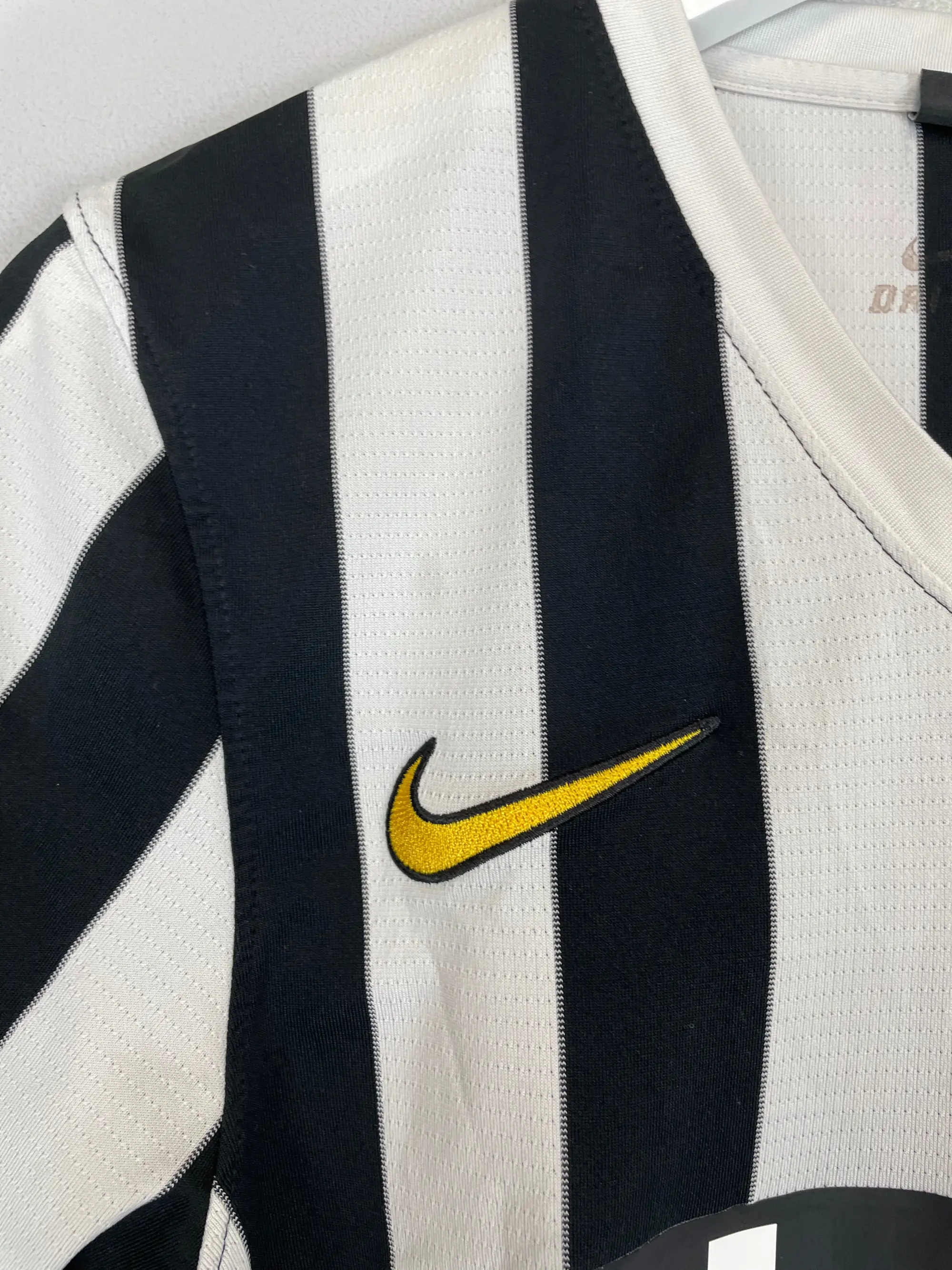 2005/06 BARCELONA RONALDINHO #10 AWAY SHIRT (M) NIKE | Cult Kits