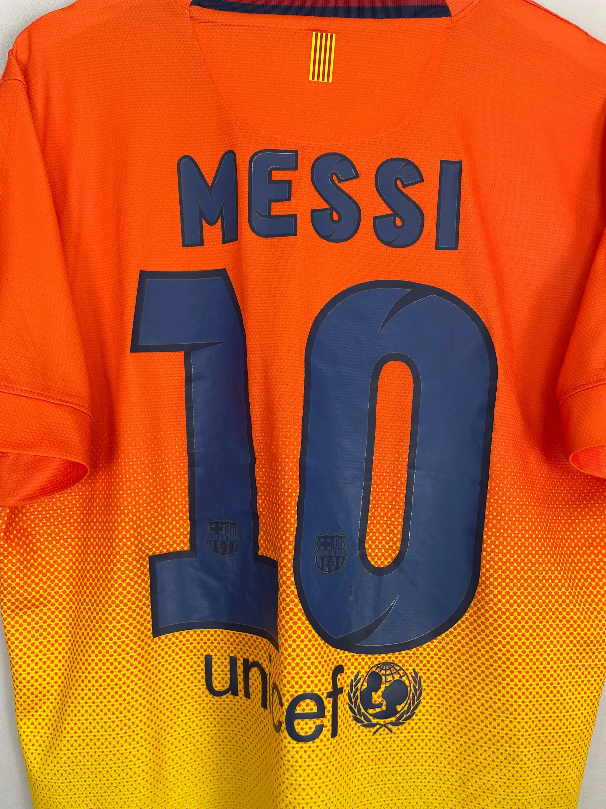 2005/06 BARCELONA RONALDINHO #10 AWAY SHIRT (M) NIKE | Cult Kits
