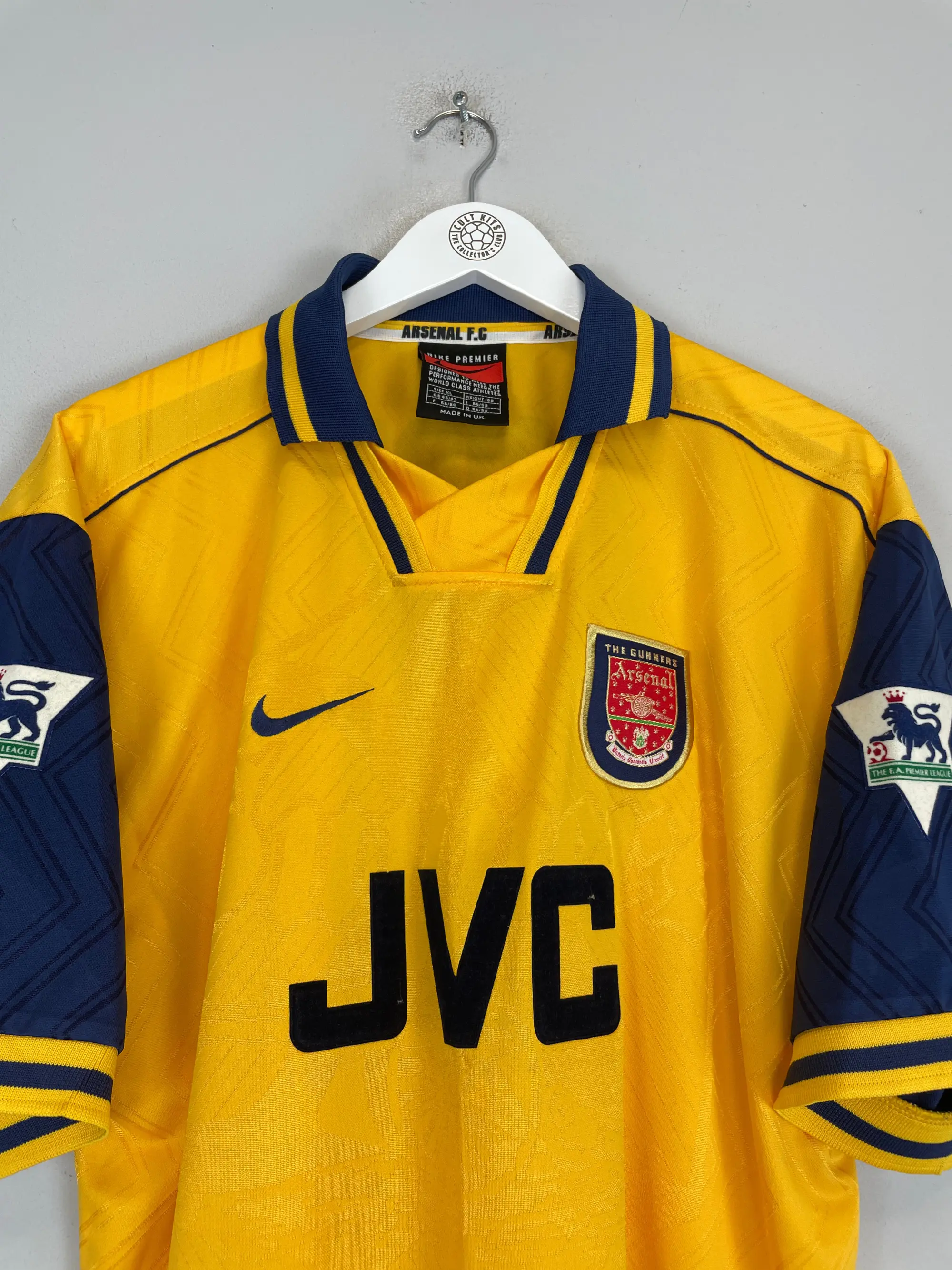 2005/06 BARCELONA RONALDINHO #10 AWAY SHIRT (M) NIKE | Cult Kits