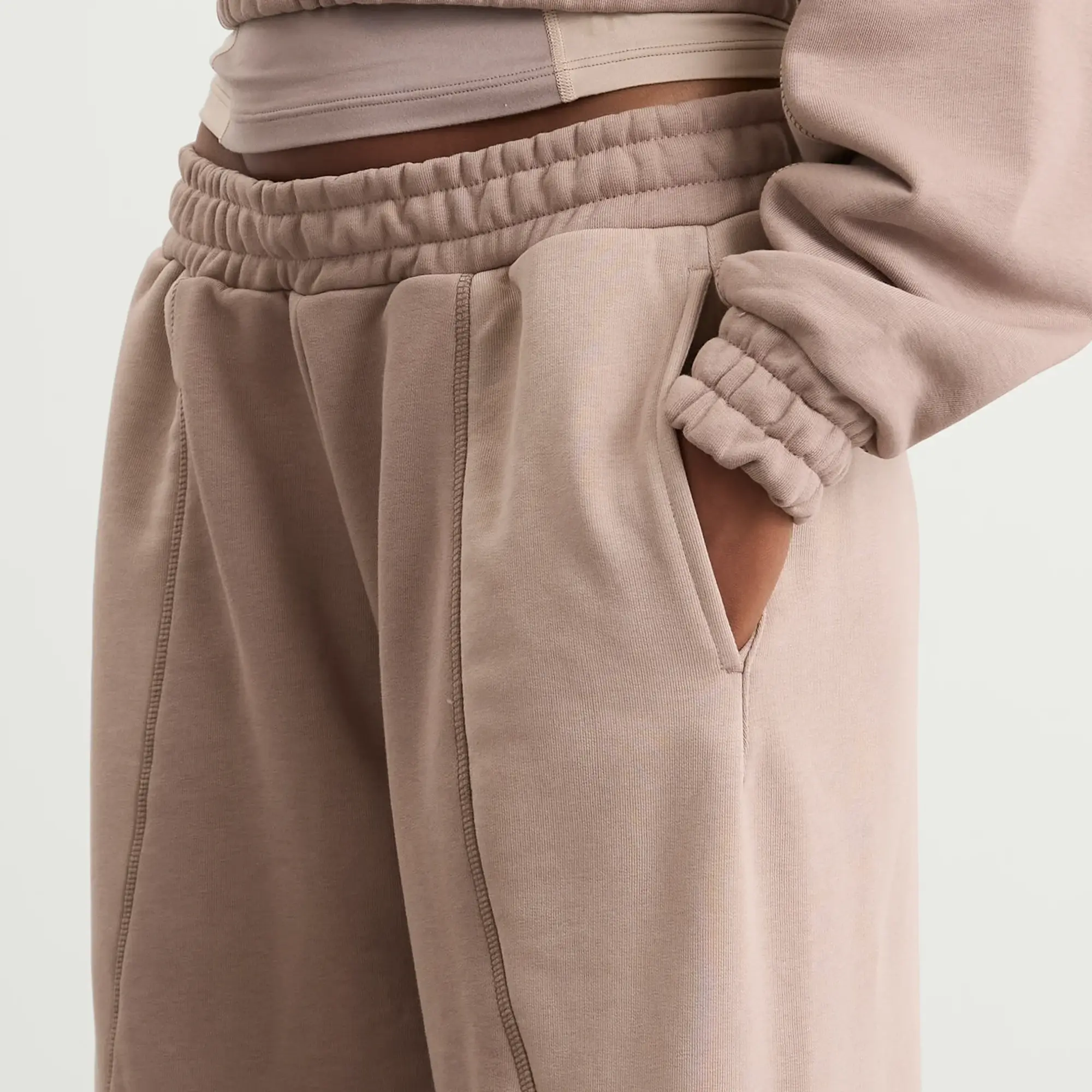 ON Women's x FKA Twigs Club Loose Pants Cinder/Desert