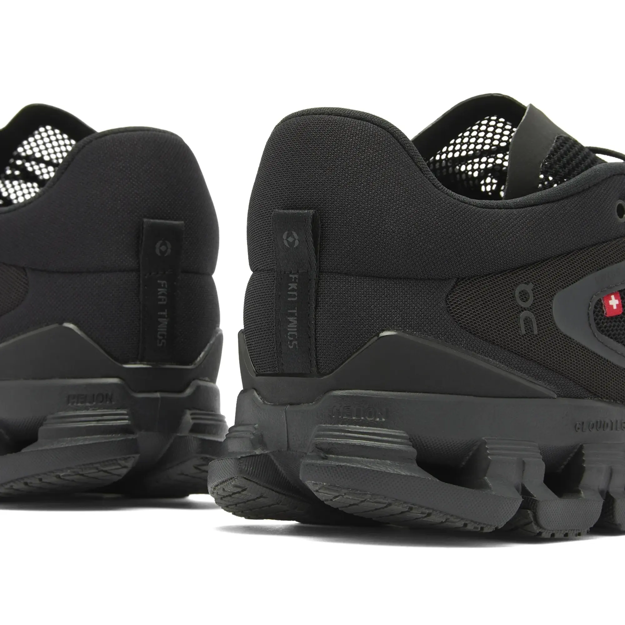 ON Women's x FKA Twigs Cloud X Black