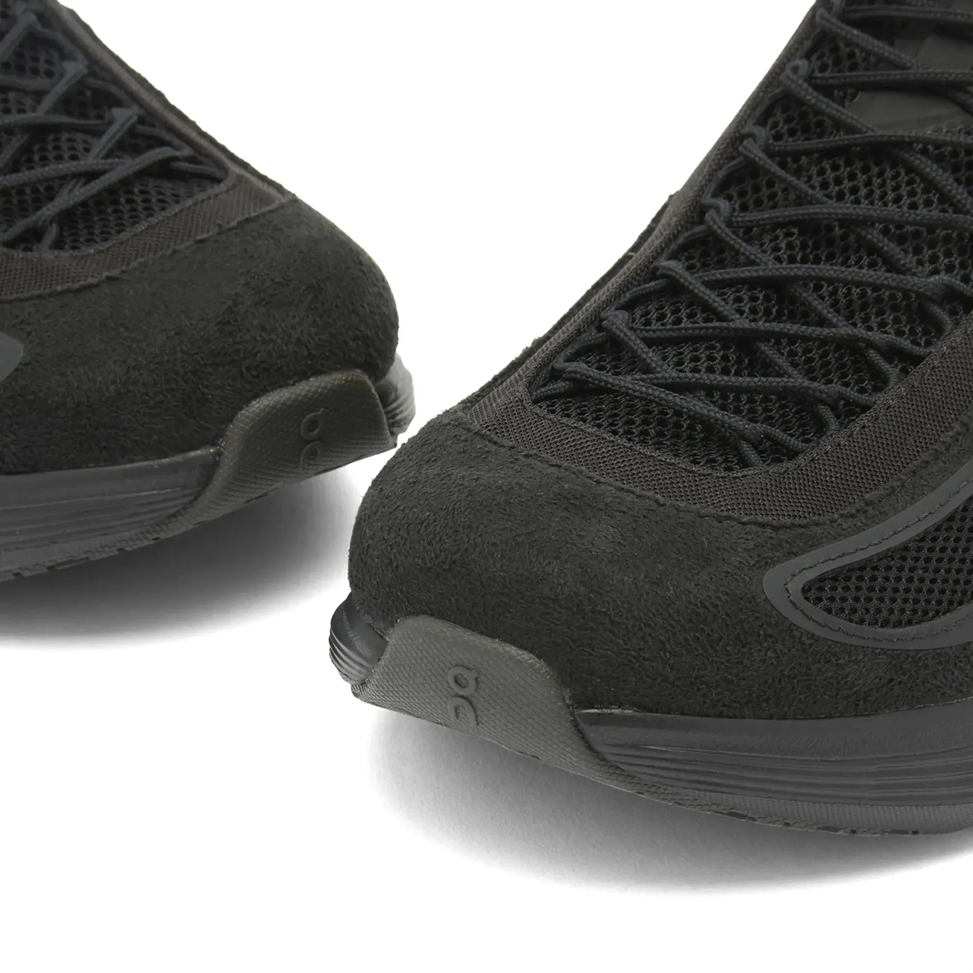 ON Women's x FKA Twigs Cloud X Black