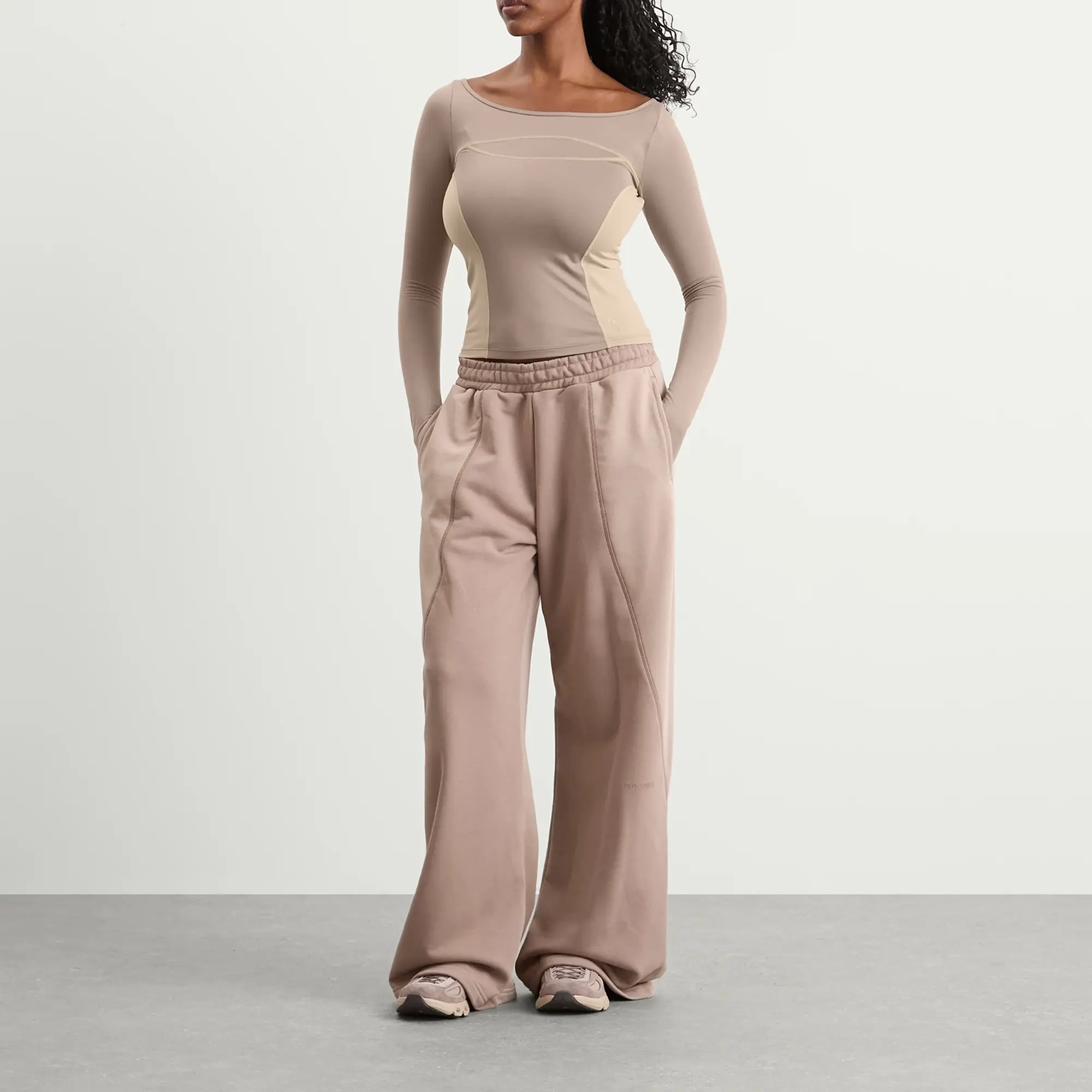 ON Women's x FKA Twigs Studio LON Women'sg Sleeve Top Cinder/Desert