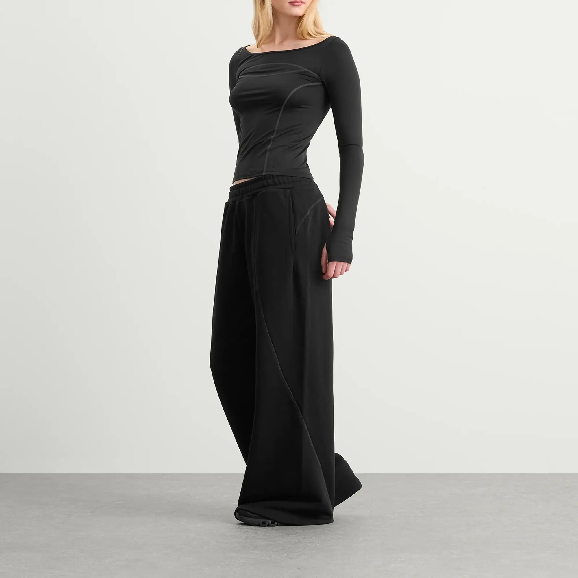 ON Women's x FKA Twigs Studio LON Women'sg Sleeve Top Black