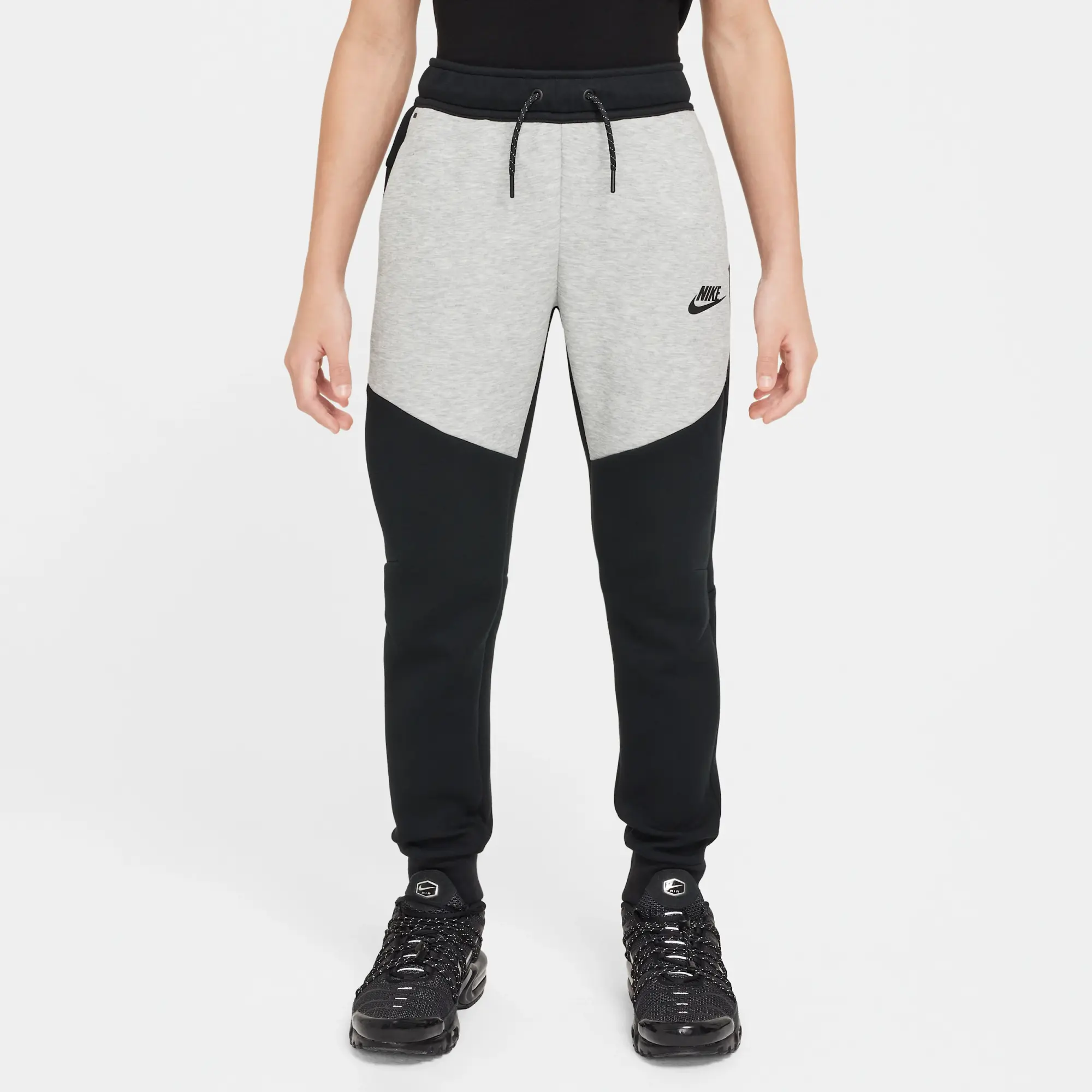 Nike Sportswear Tech Fleece Older Kids' Joggers - Black - Sustainable Blends Minimum