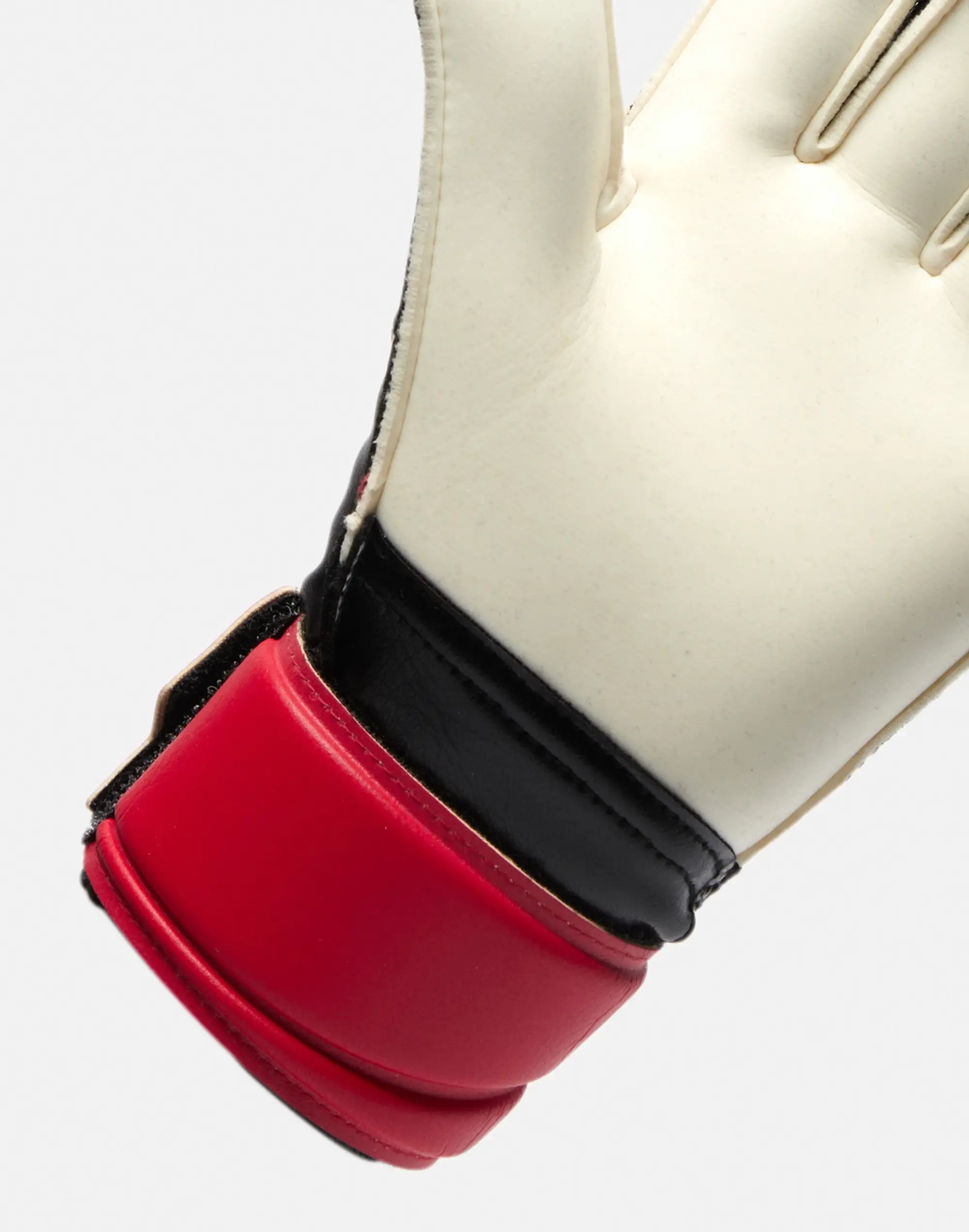 Kids' adidas Predator Training Goalkeeper Gloves in Black/White 