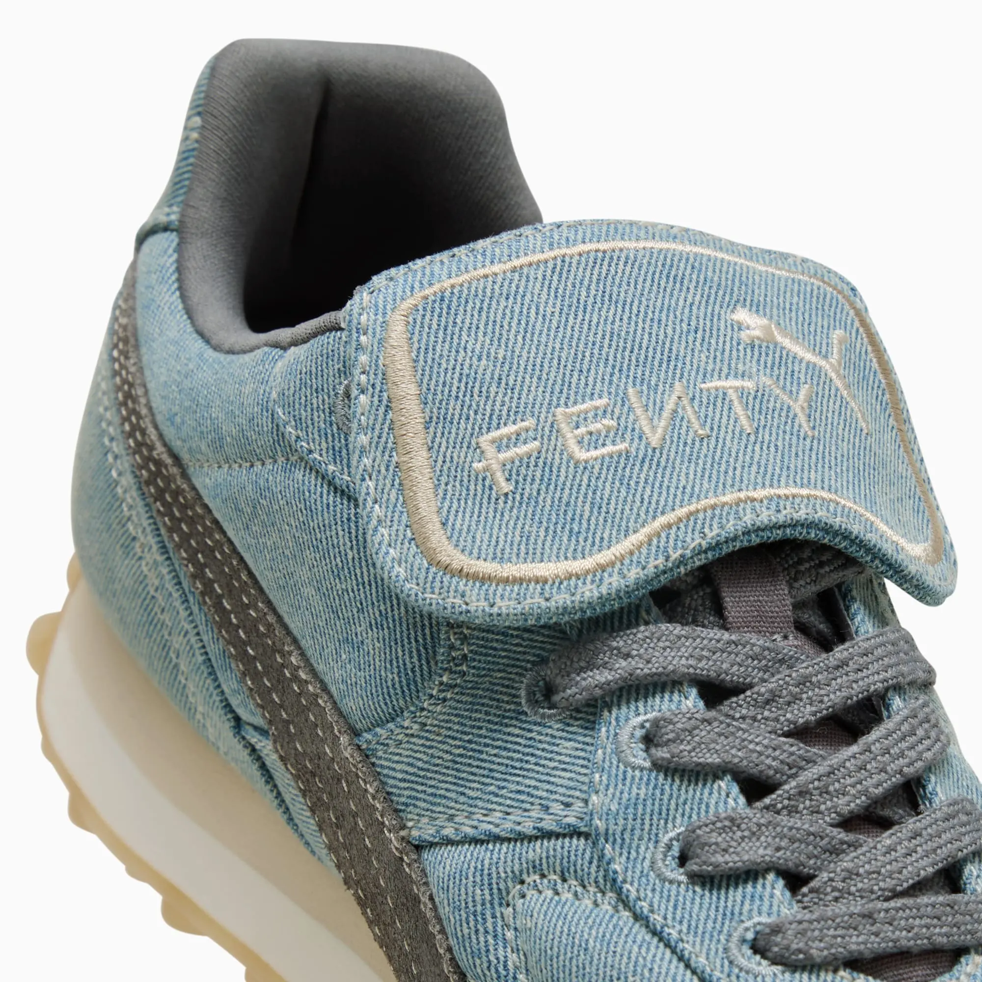 Fenty x PUMA x Smurfs Avanti Sneakers Unisex, Slate Sky, size 10