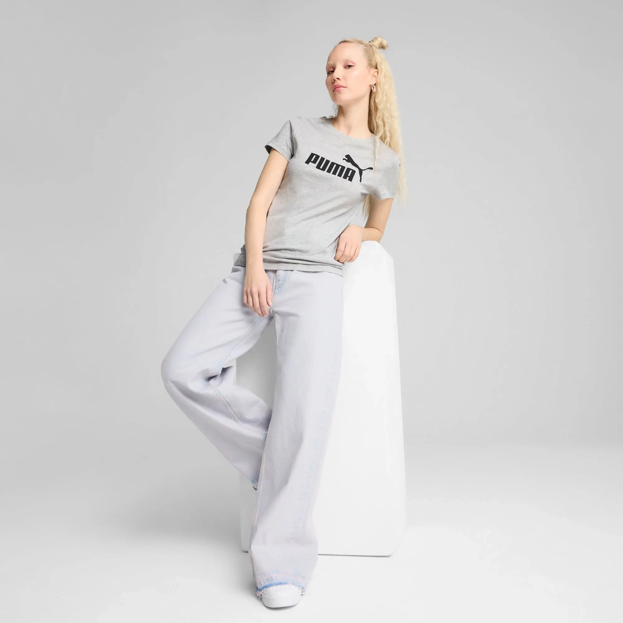 PUMA Ess No. 1 Logo T-Shirt Women, Light Grey Heather, size 3XL