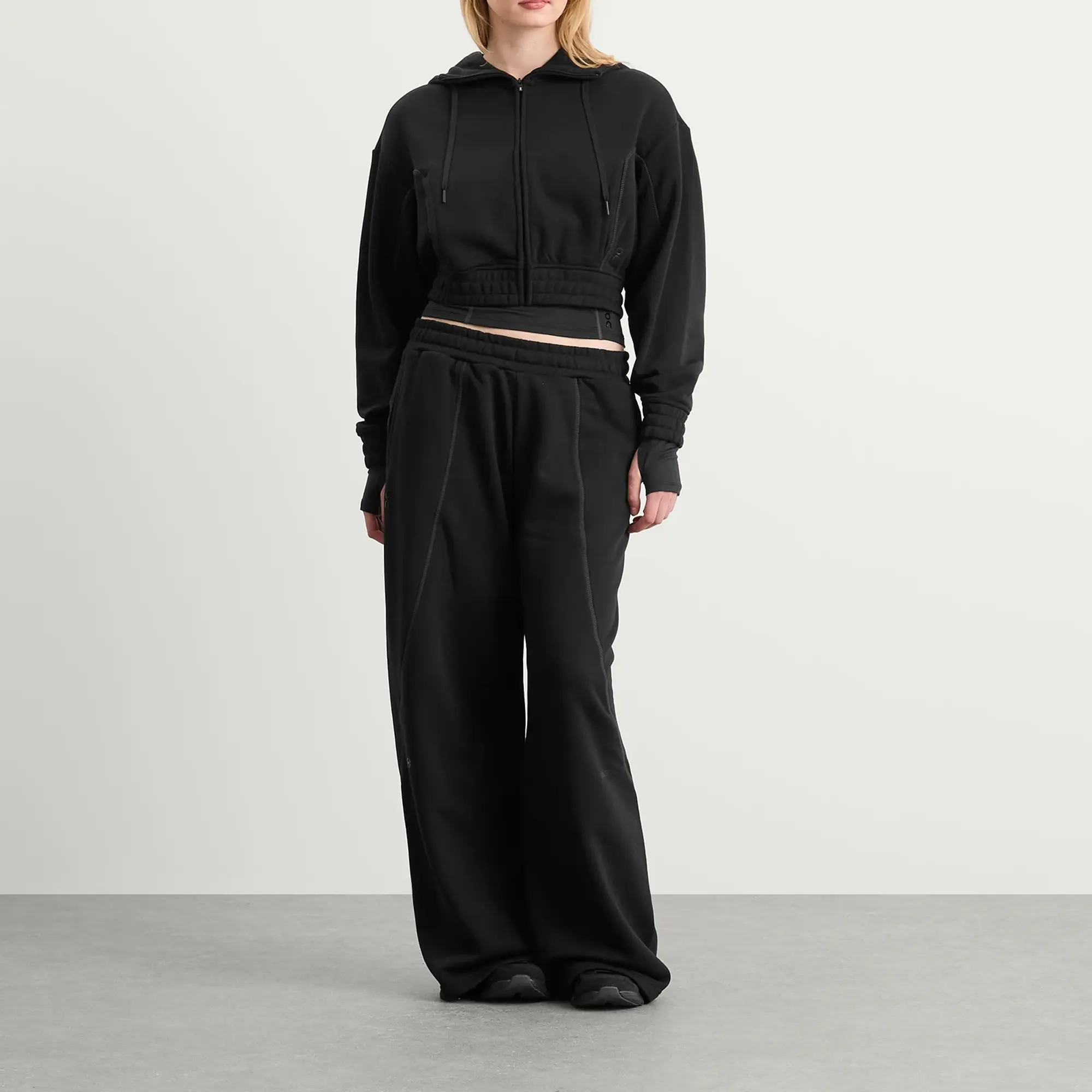 ON Women's x FKA Twigs Club Cropped Hoodie Black