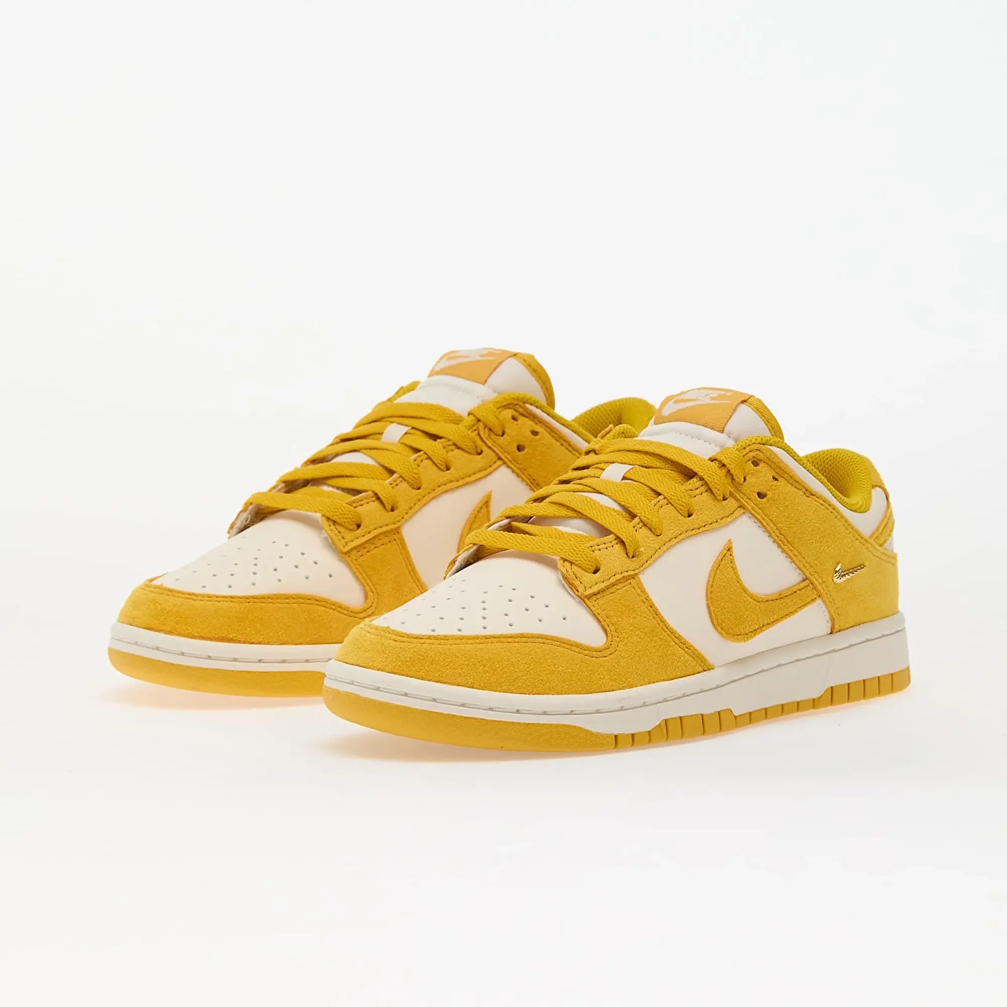 Sneakers Nike Wmns Dunk Low Pale Ivory/ Dk Sulfur-Sail-Mtlc Gold Eur 39