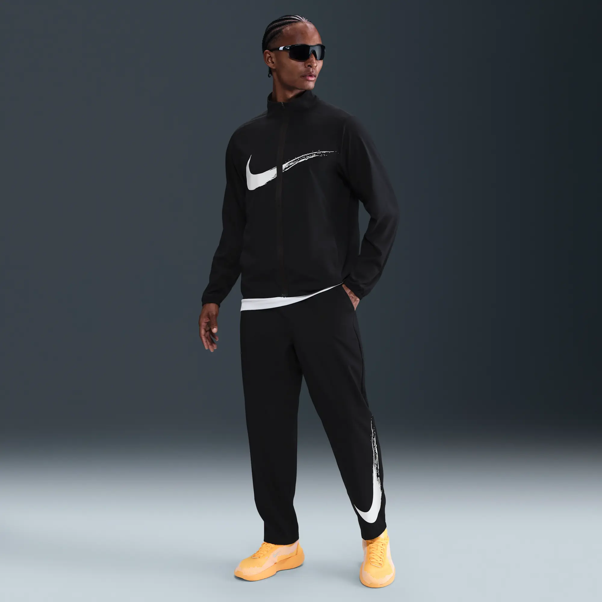 Nike Form Men's Dri-FIT Open-Hem Versatile Trousers - Black - Polyester