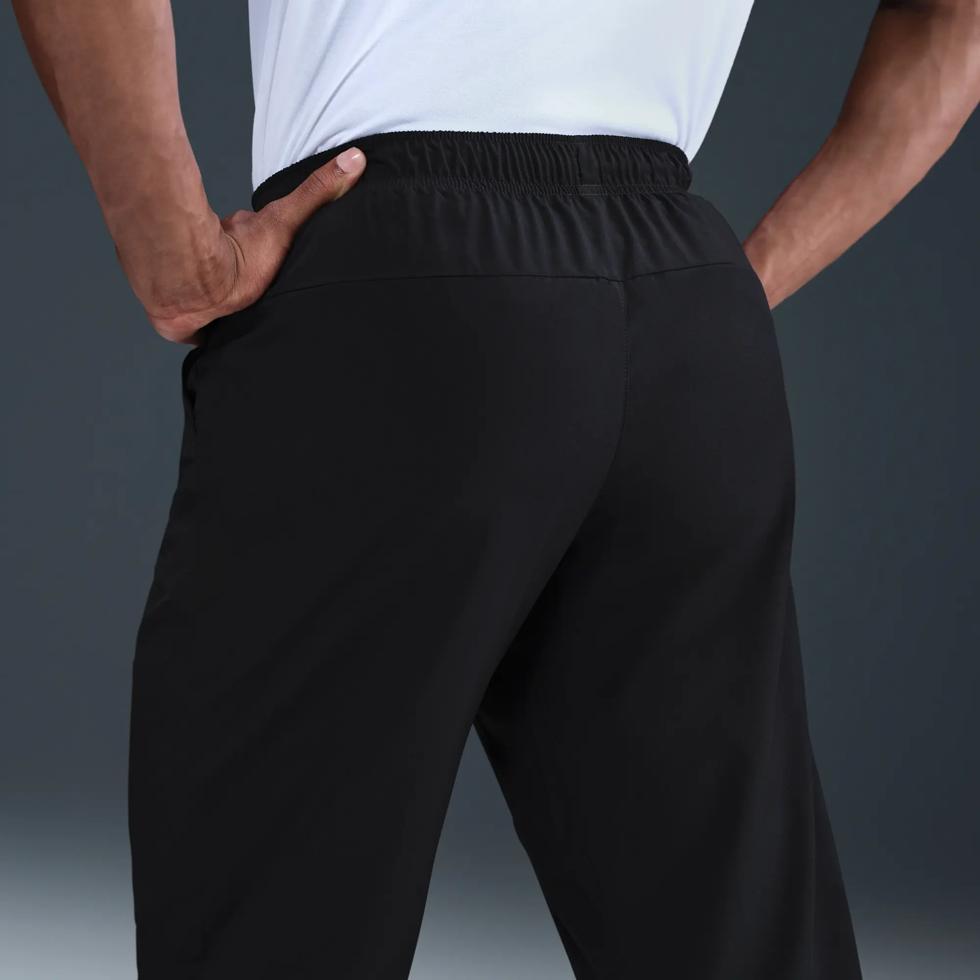 Nike Form Men's Dri-FIT Open-Hem Versatile Trousers - Black - Polyester