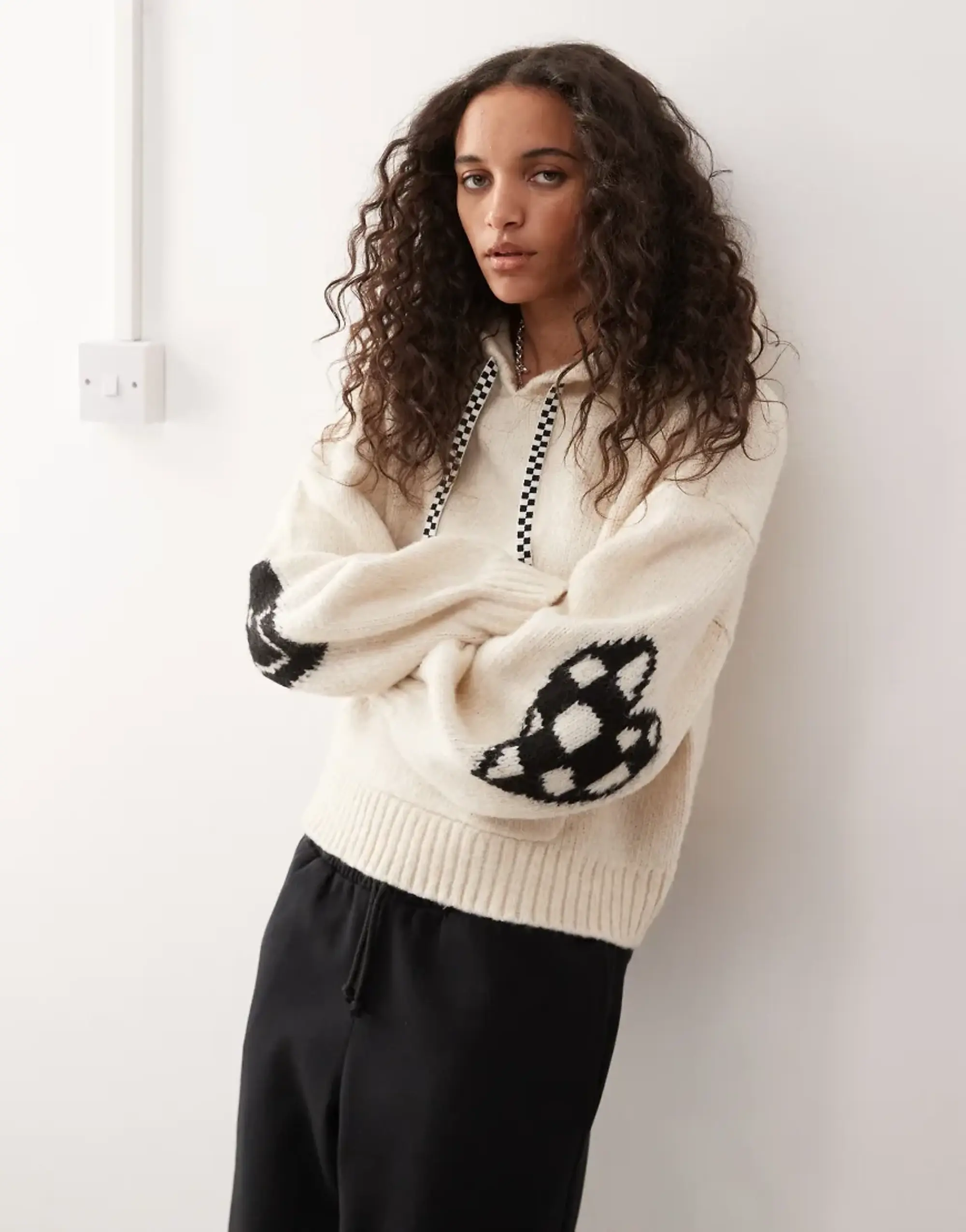 Vans  W KAWAII SWEATER HOODIE  women's Sweatshirt in White