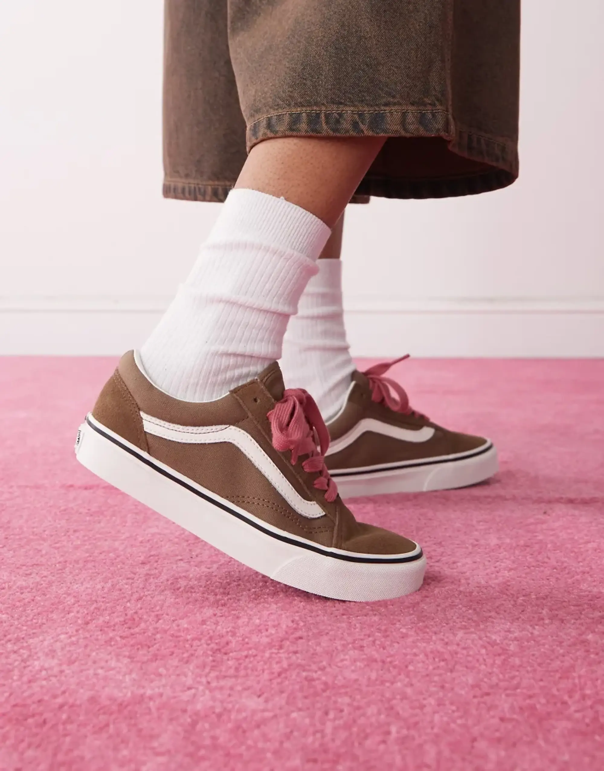Vans Old Skool Trainers In Brown And Pink
