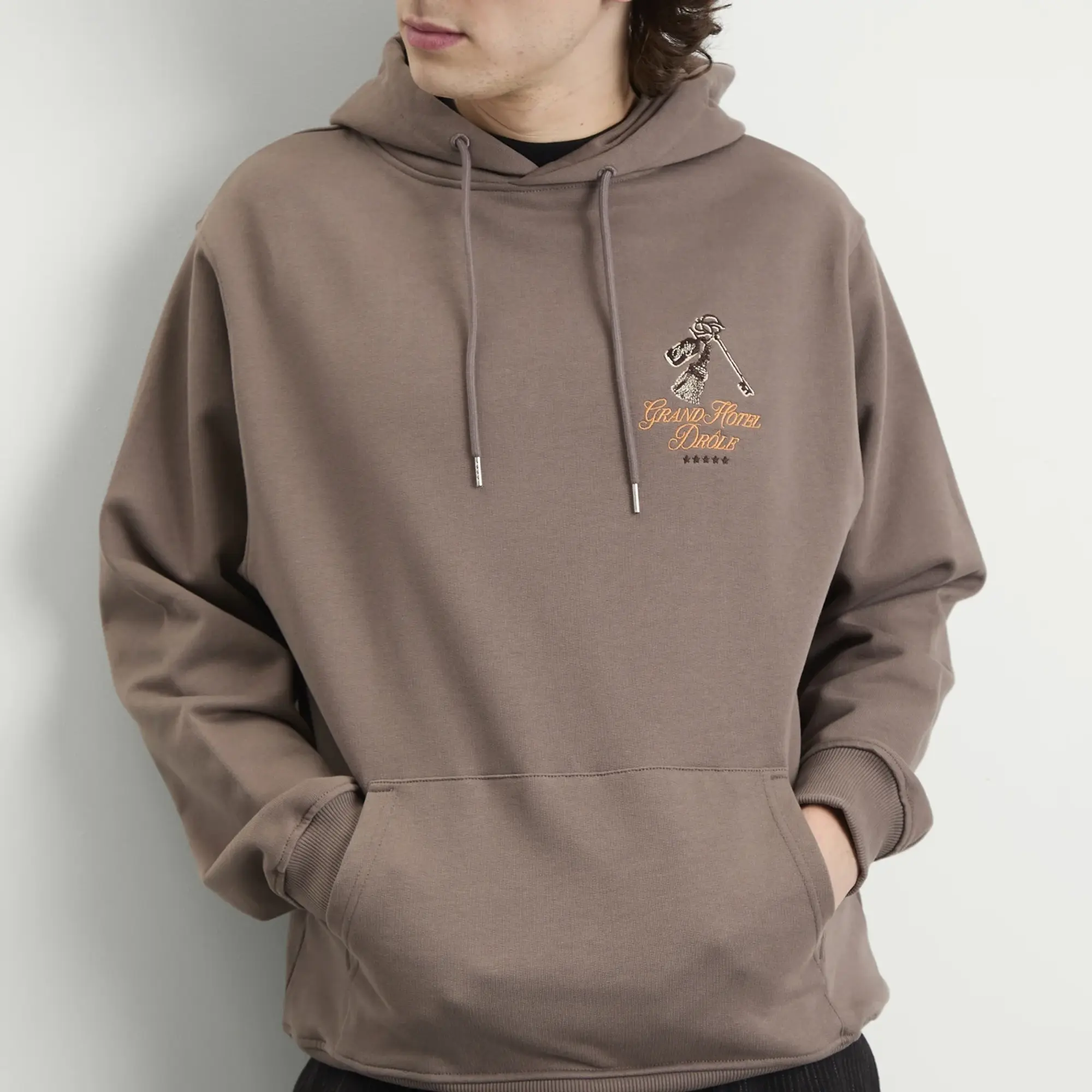 Drôle de Monsieur Men's Grand Hotel Hoodie Taupe