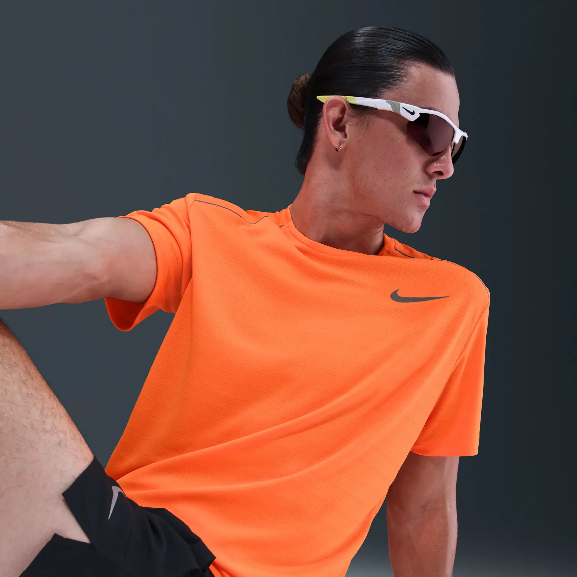 Nike Miler Men's Short-Sleeve Running Top - Orange