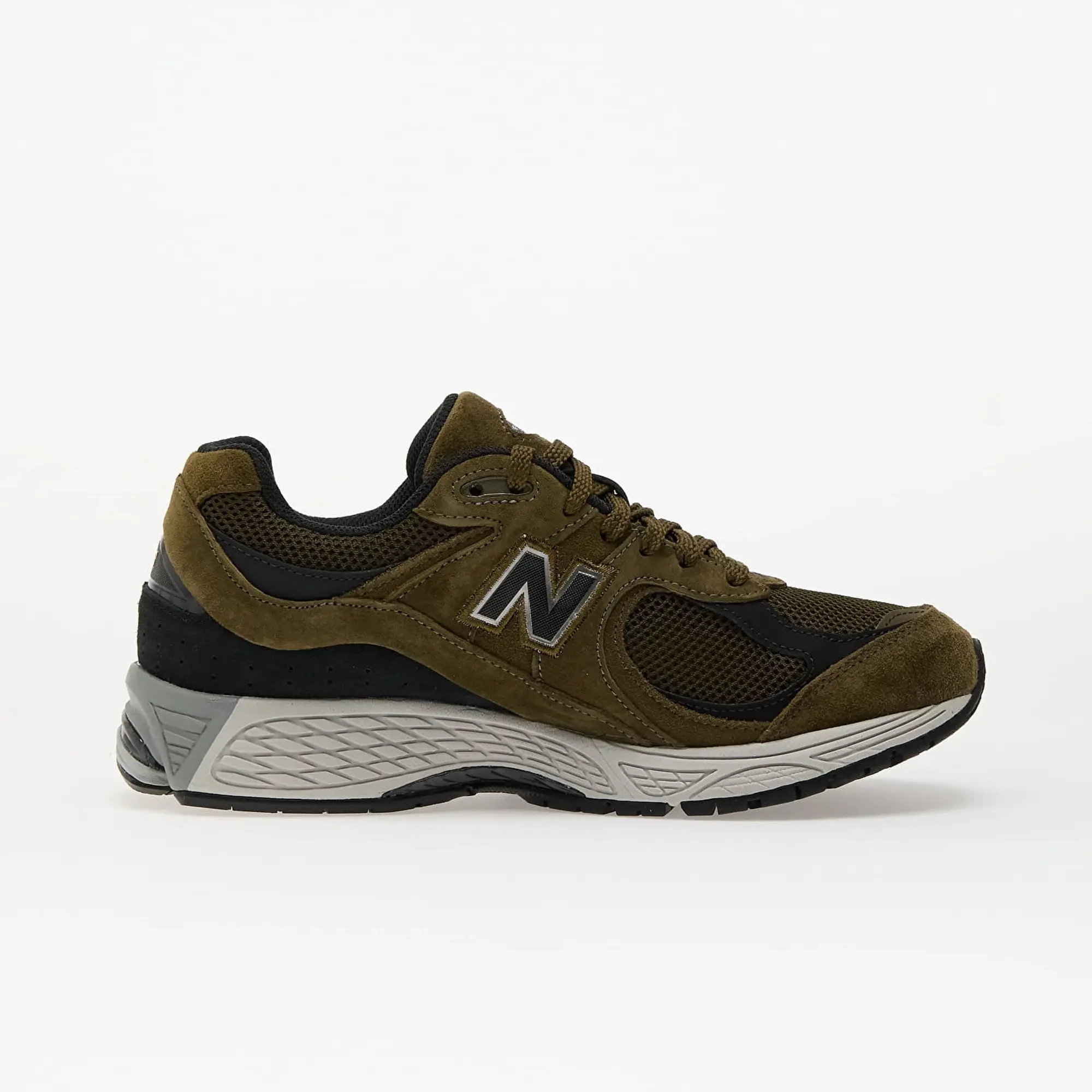 New Balance Unisex 2002R in Brown/Black Suede/Mesh