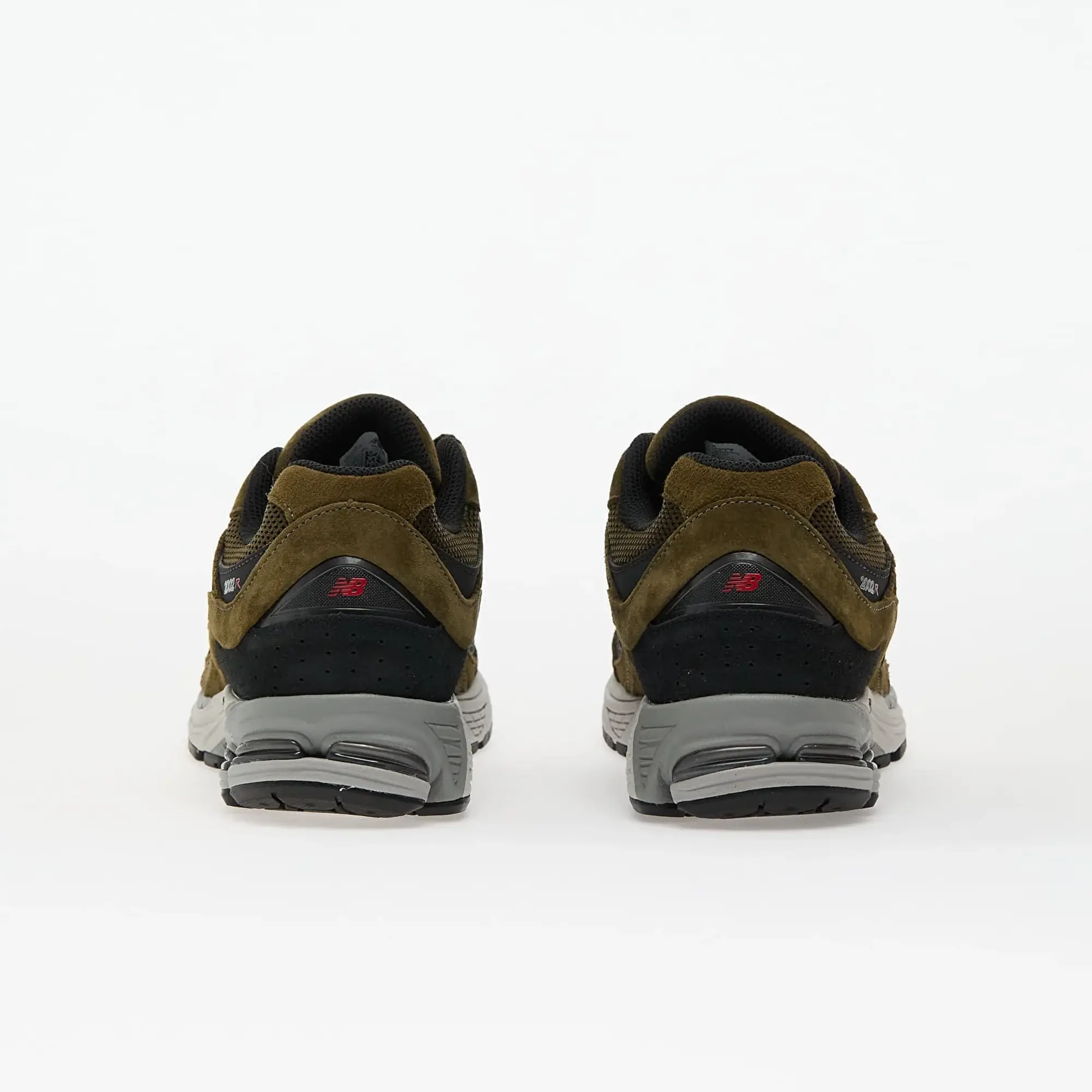 New Balance Unisex 2002R in Brown/Black Suede/Mesh